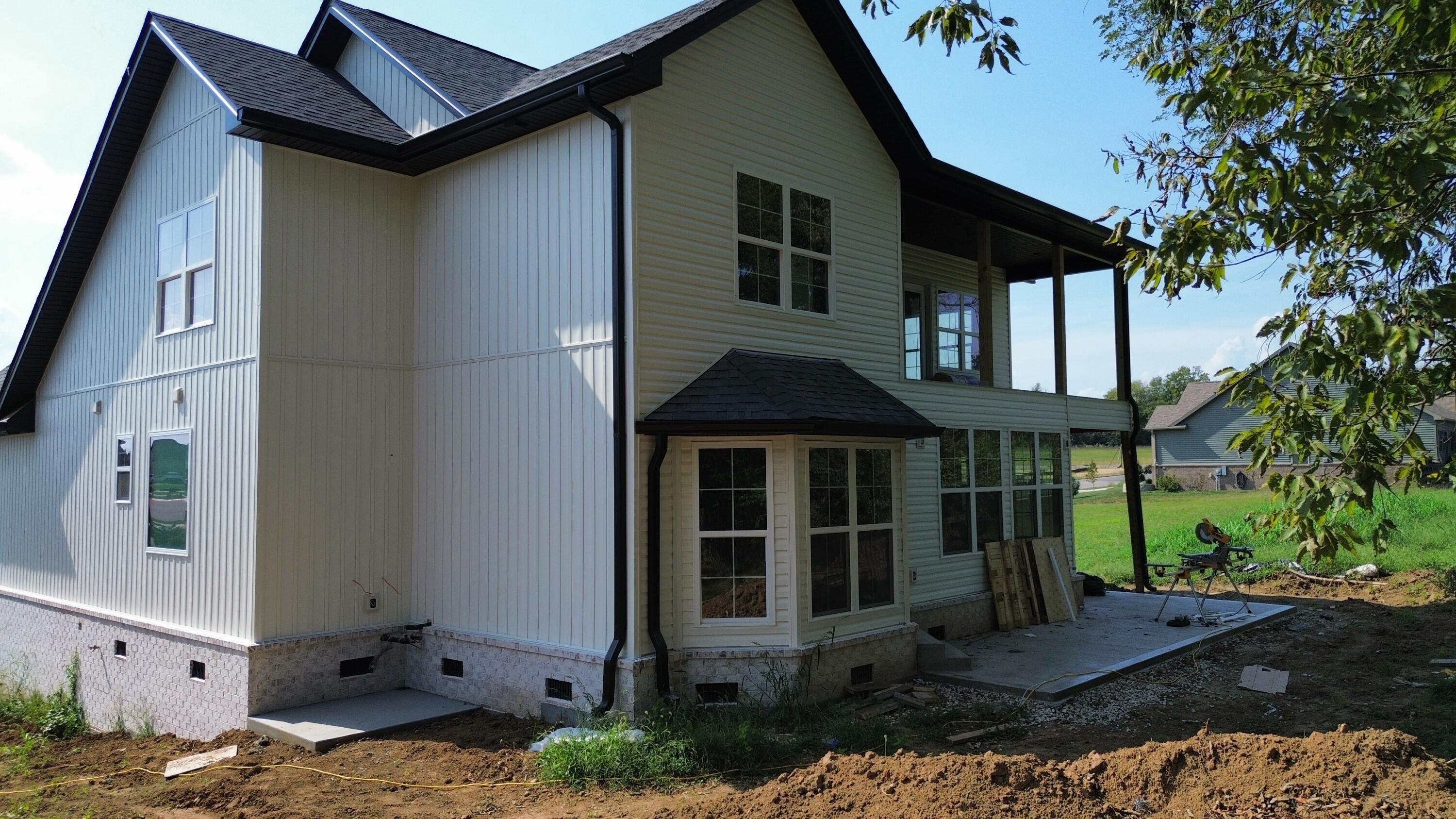 1004 Shelburne Way Property Photo 4