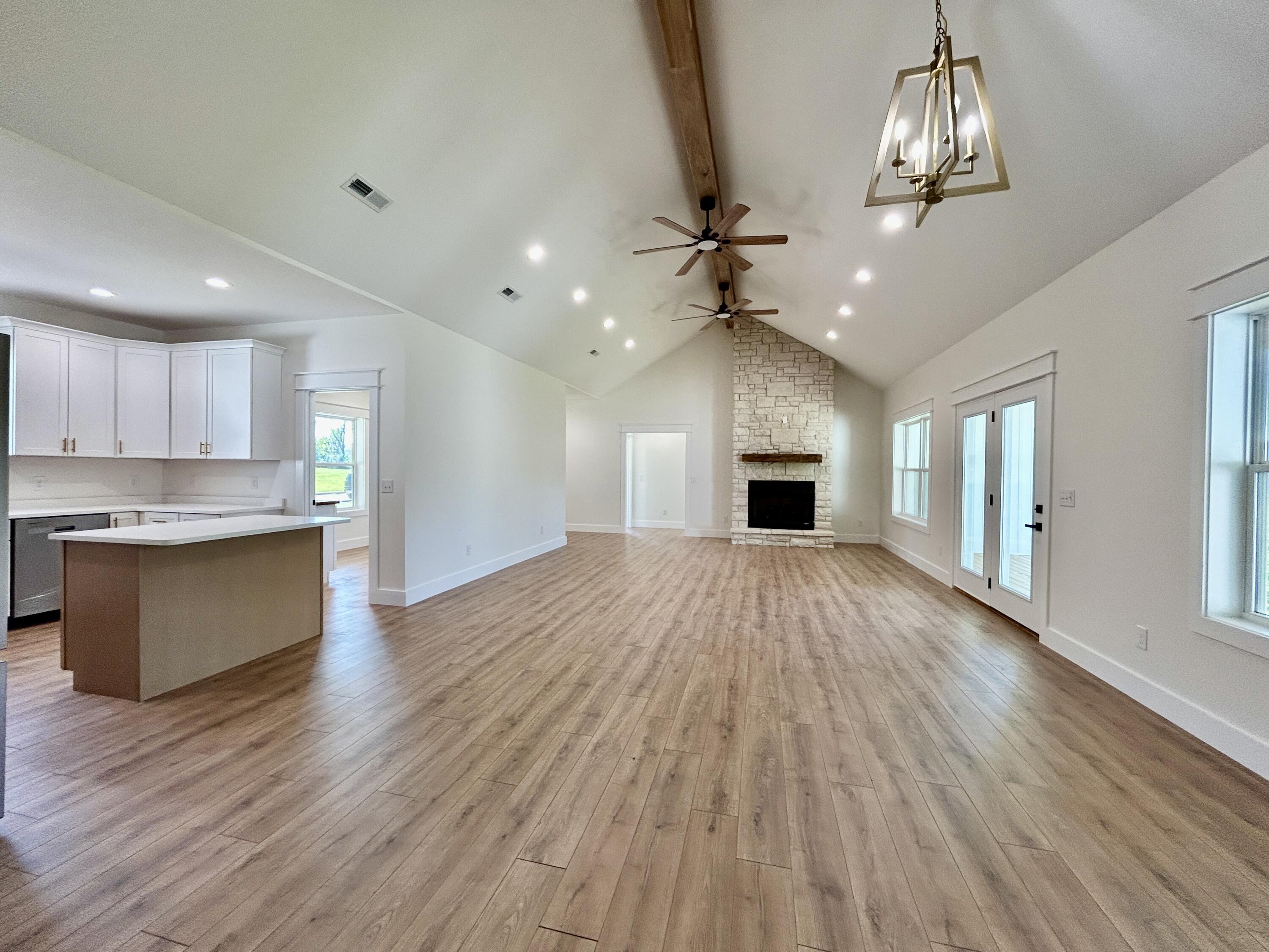 63 Iris Point Property Photo 11