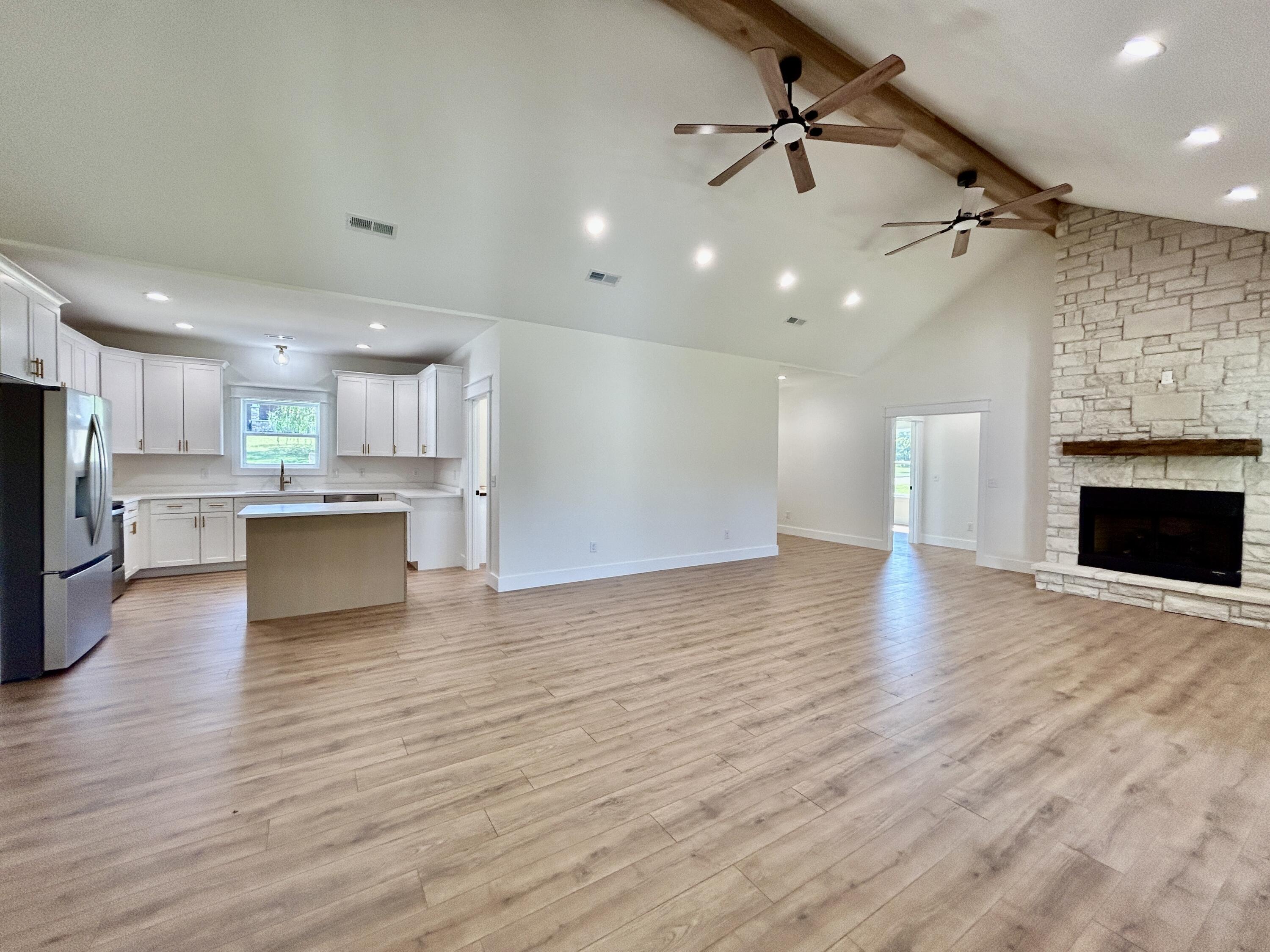 63 Iris Point Property Photo 12