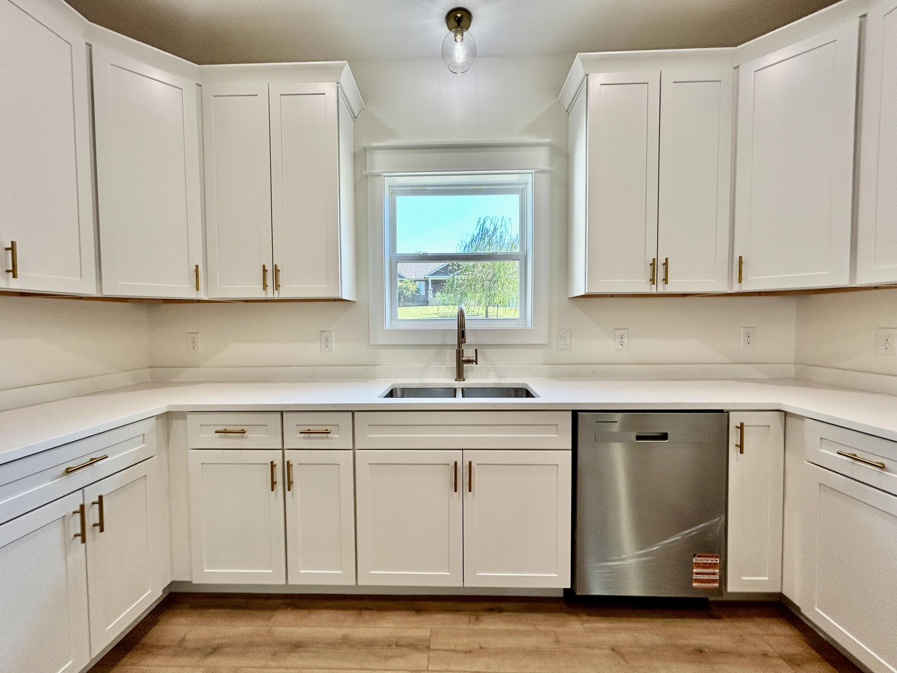 63 Iris Point Property Photo 15