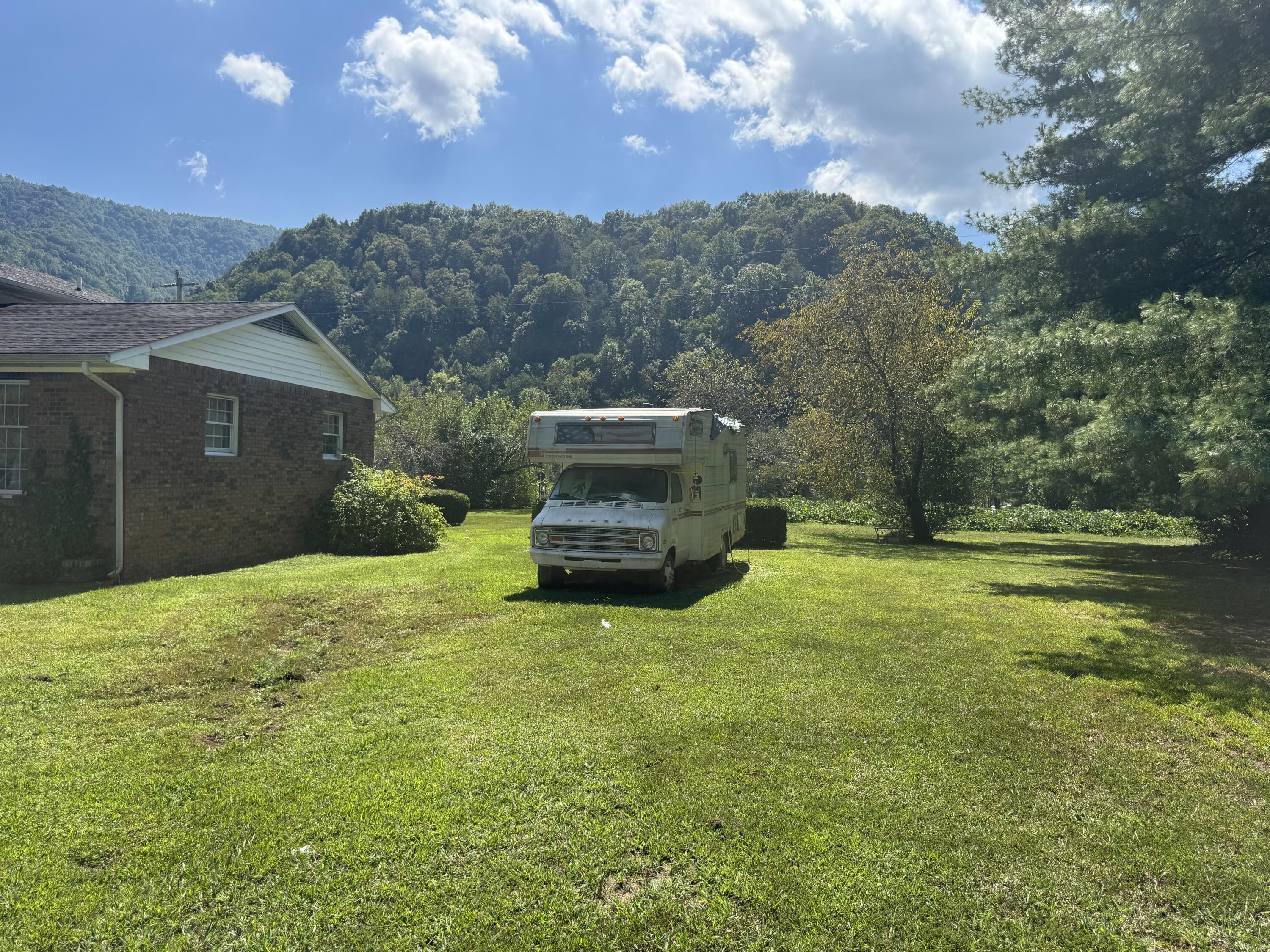 7850 Highway 522 Property Photo 2