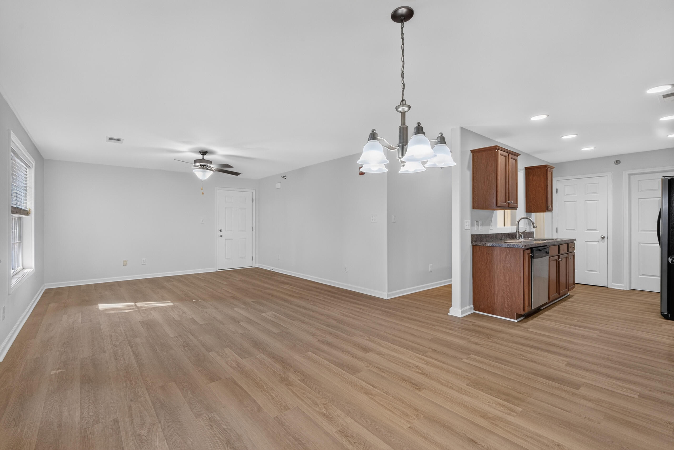 857 Malabu Drive 2101 Property Photo 4
