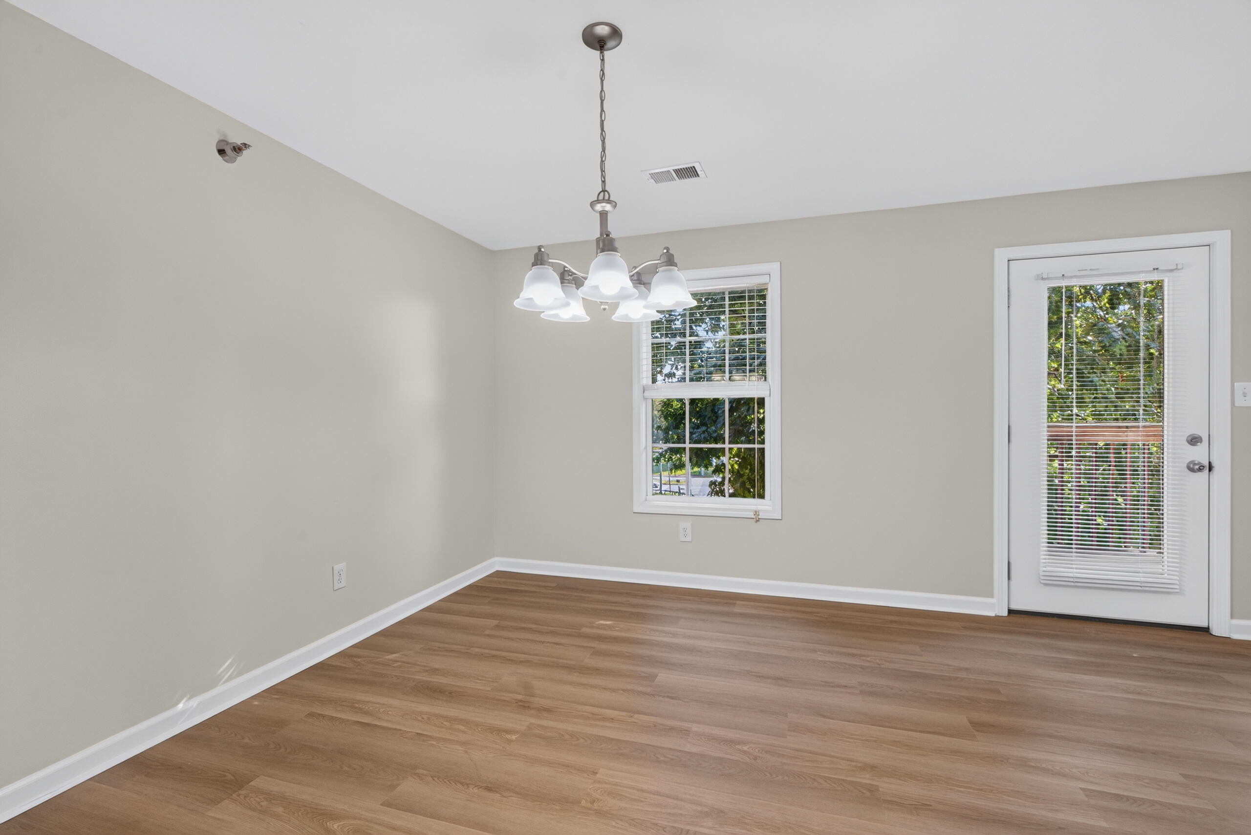 857 Malabu Drive 2101 Property Photo 7