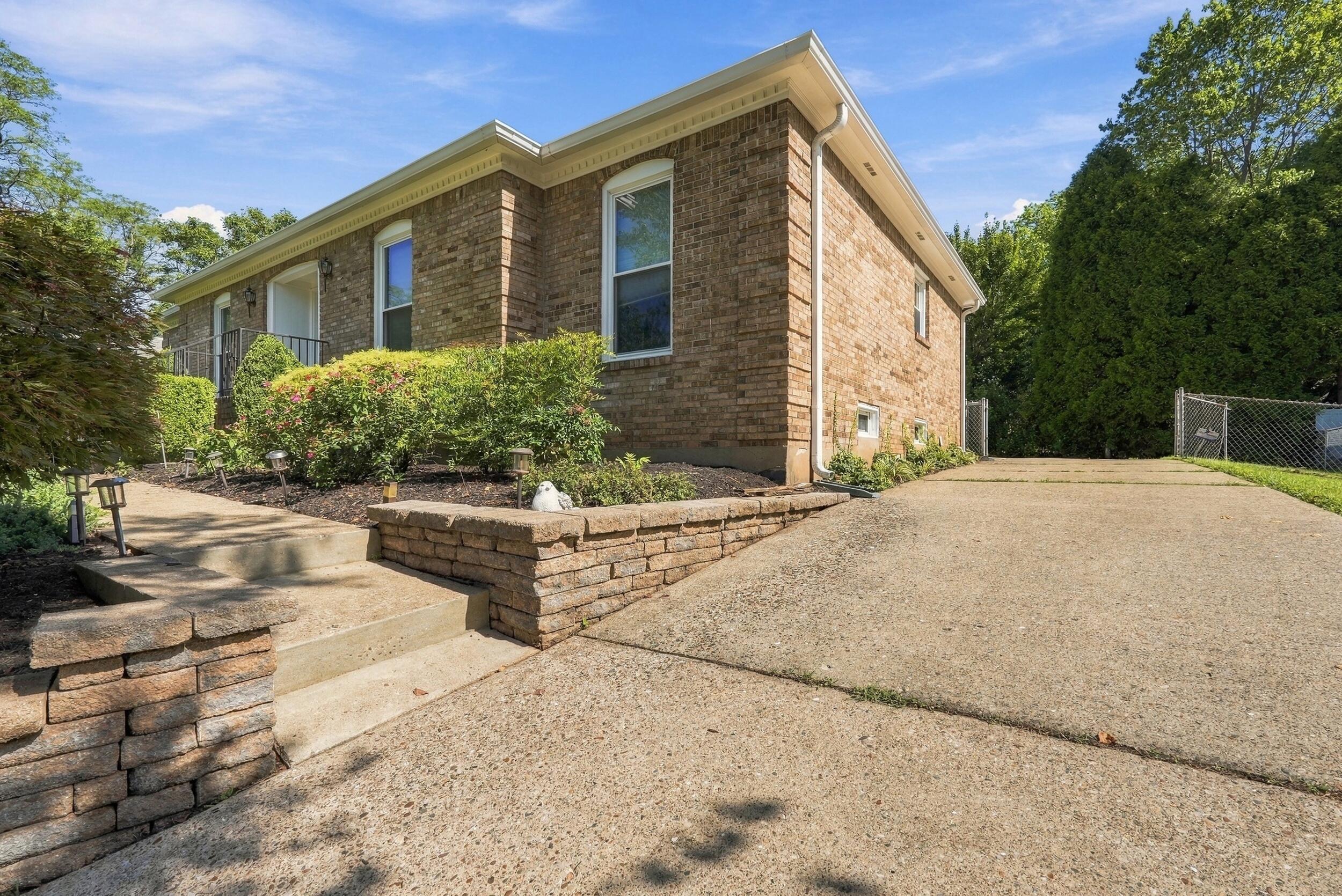 2909 Weissinger Road Property Photo 3