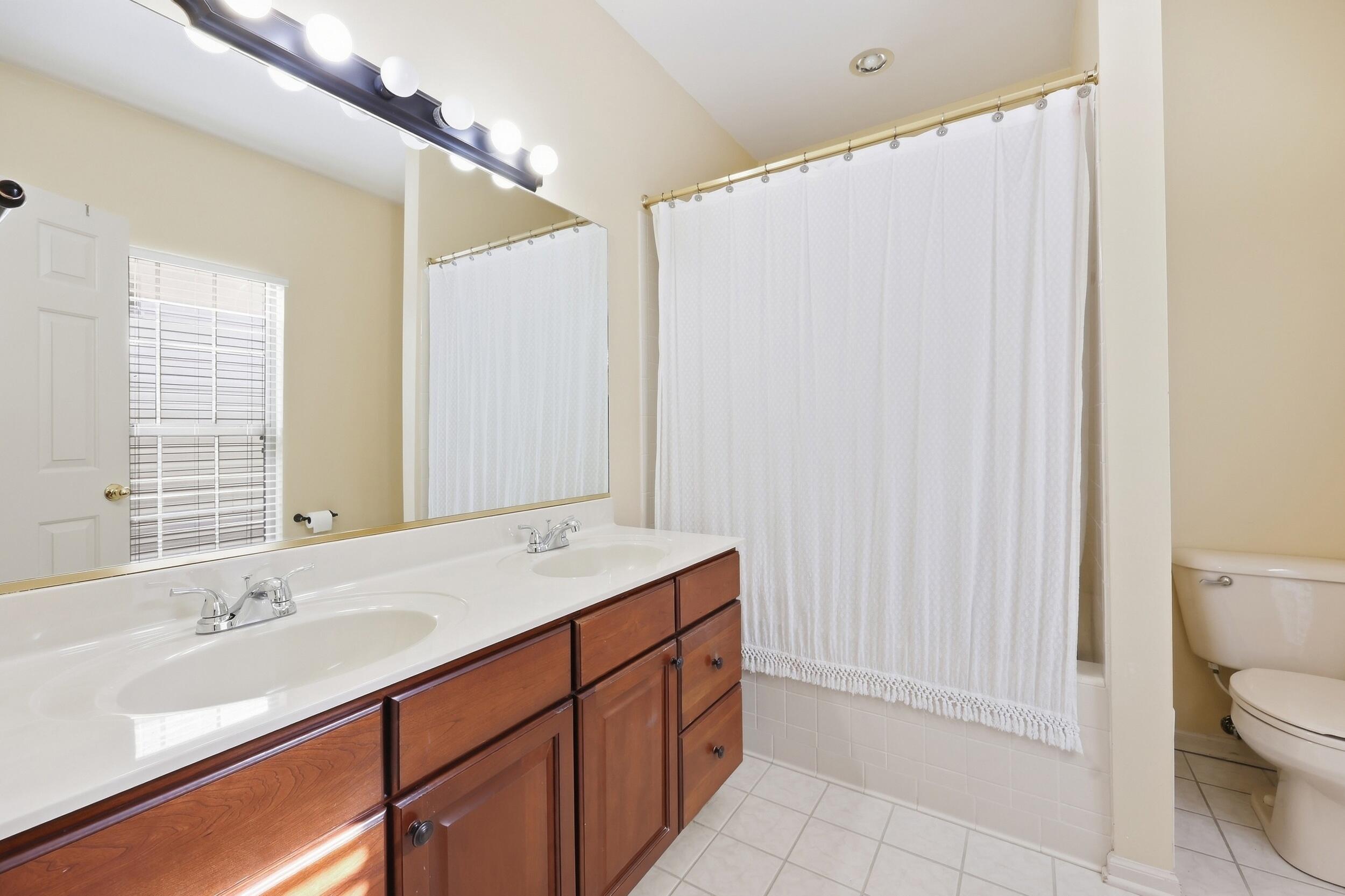 3405 Overbrook Fountain Property Photo 17