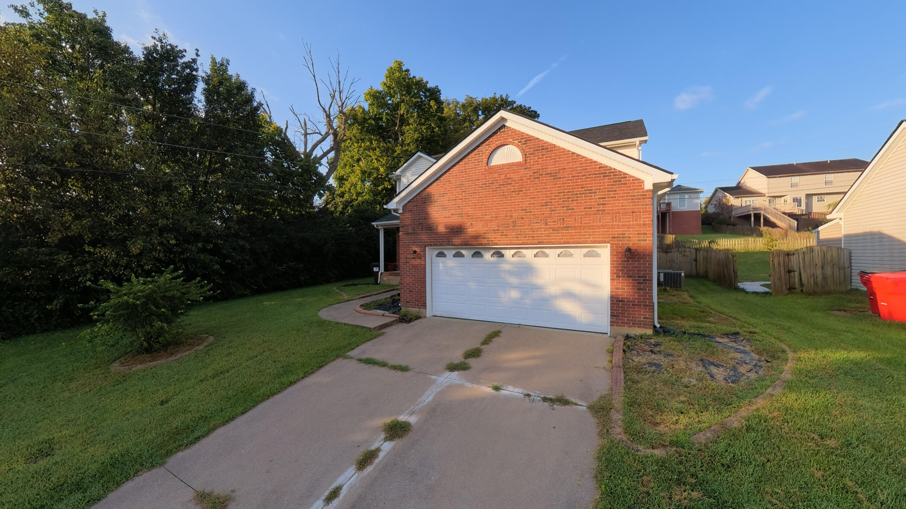 512 Perry Drive Property Photo 3