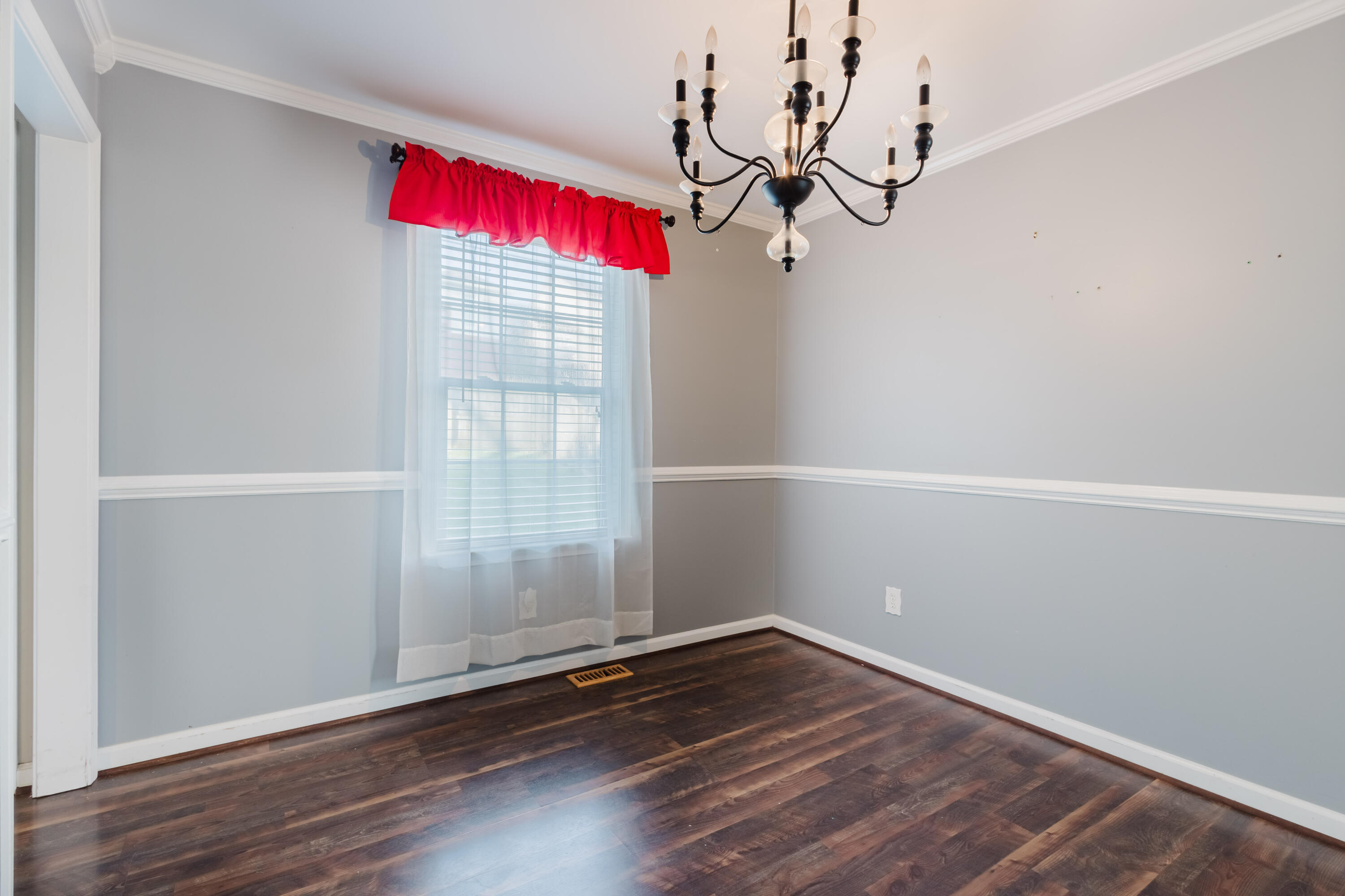 512 Perry Drive Property Photo 15