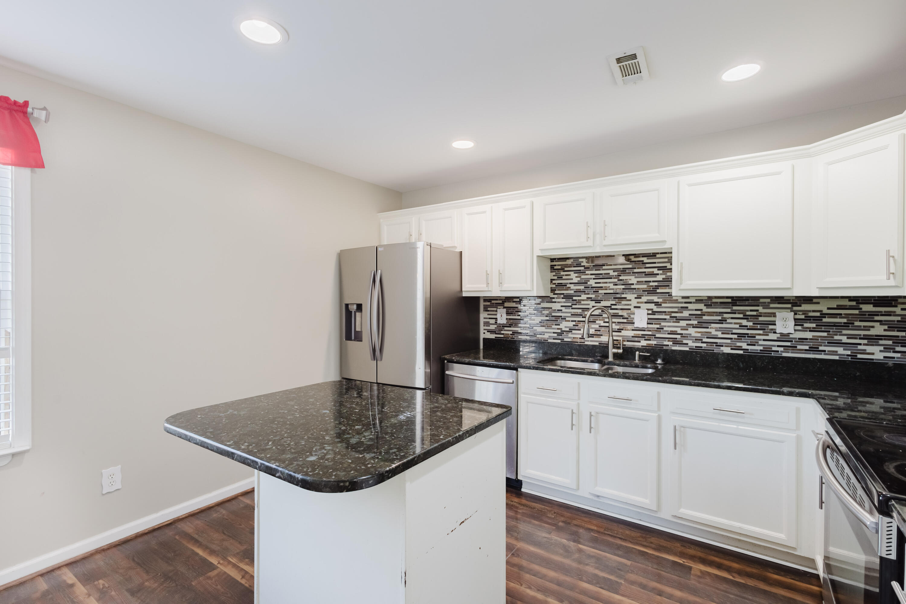 512 Perry Drive Property Photo 19