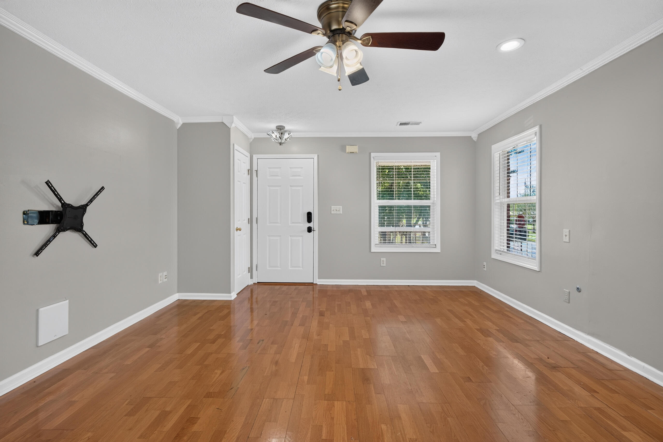 1196 Lacy Lane Property Photo 4