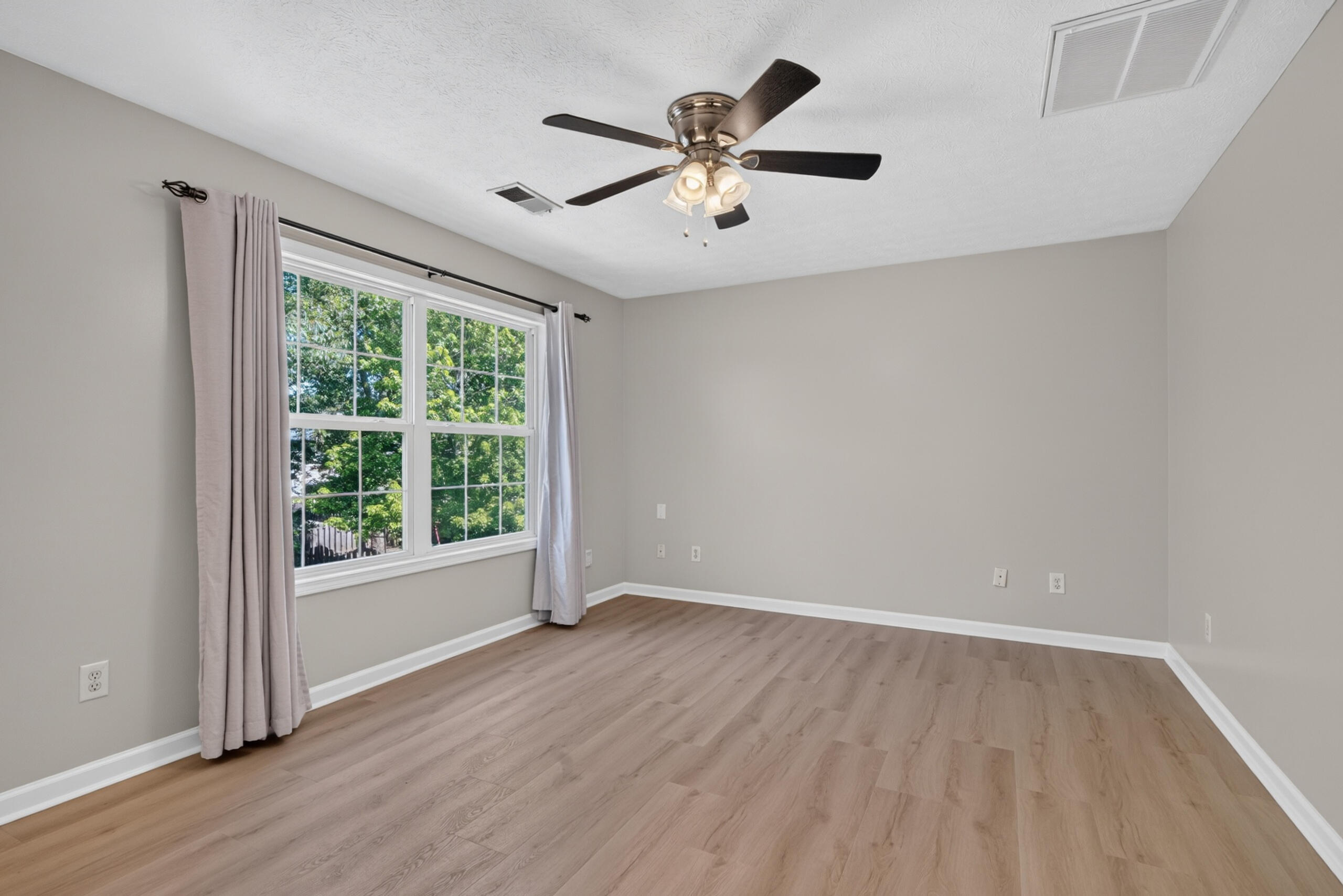 1196 Lacy Lane Property Photo 14
