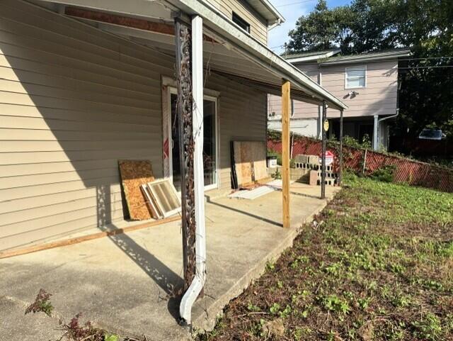 231 Pine Street Property Photo 4