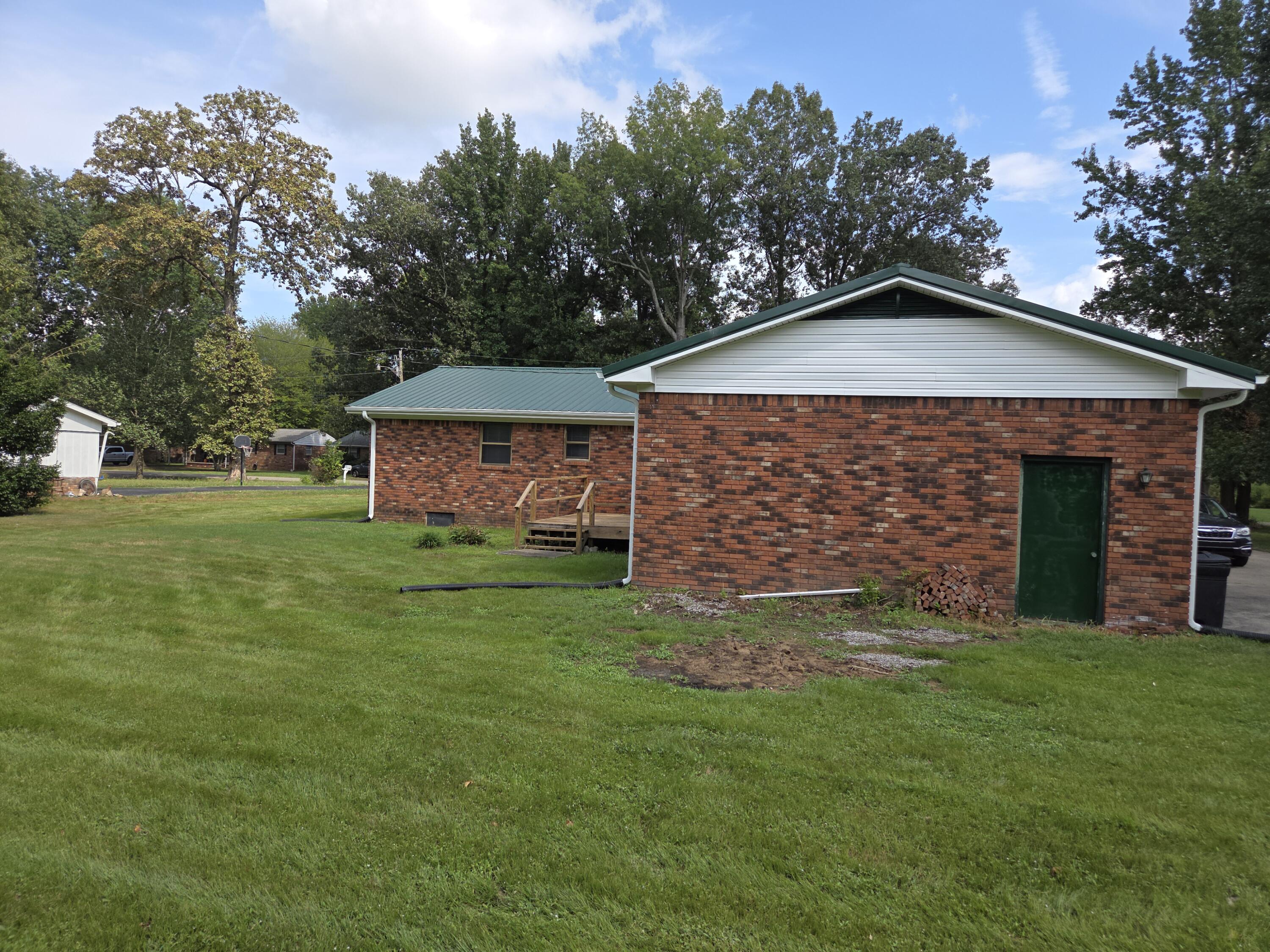 427 Franklin Street Property Photo 17