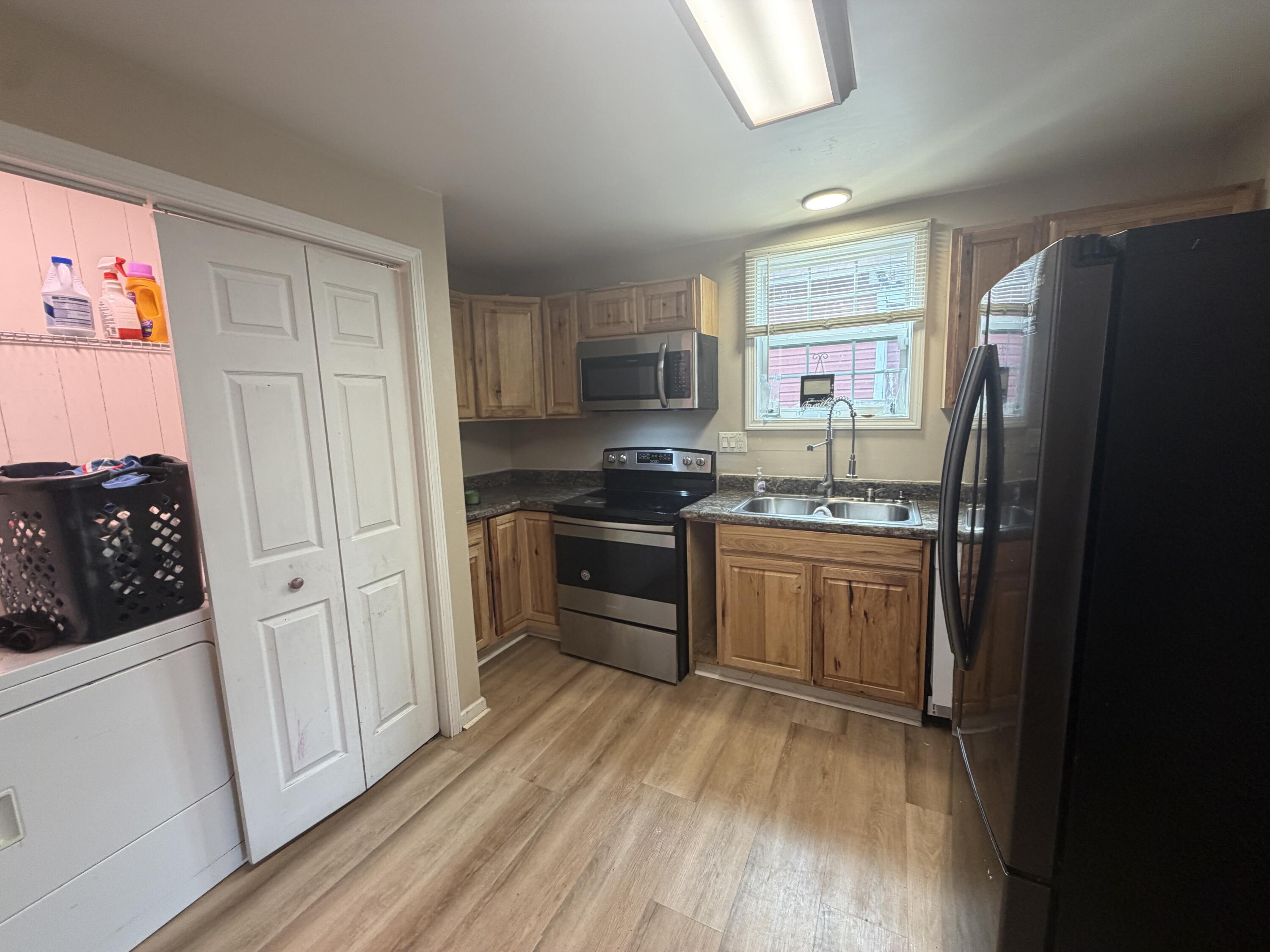 403 S Cleveland Avenue Property Photo 7