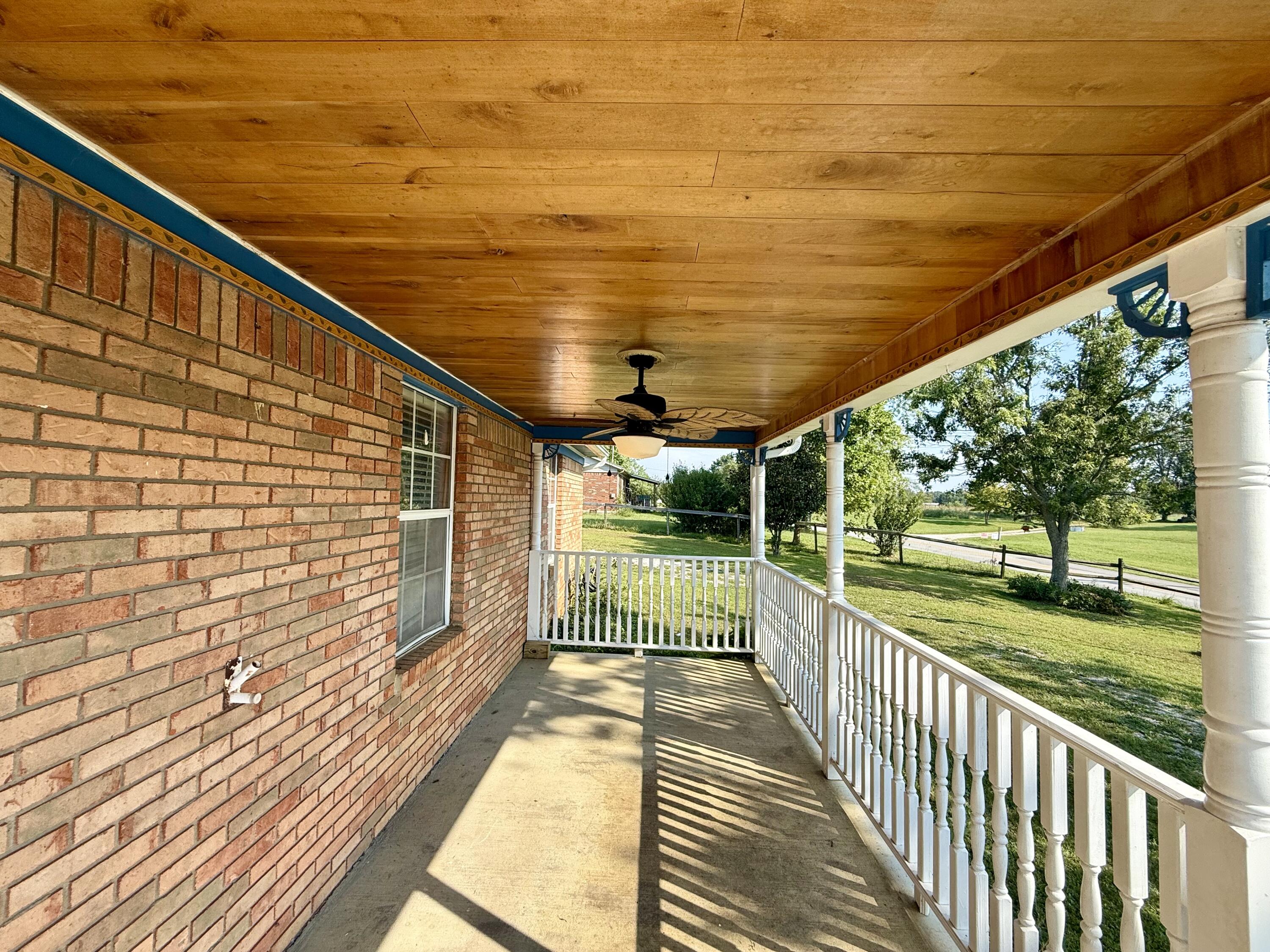 1749 Hart Pike Property Photo 3