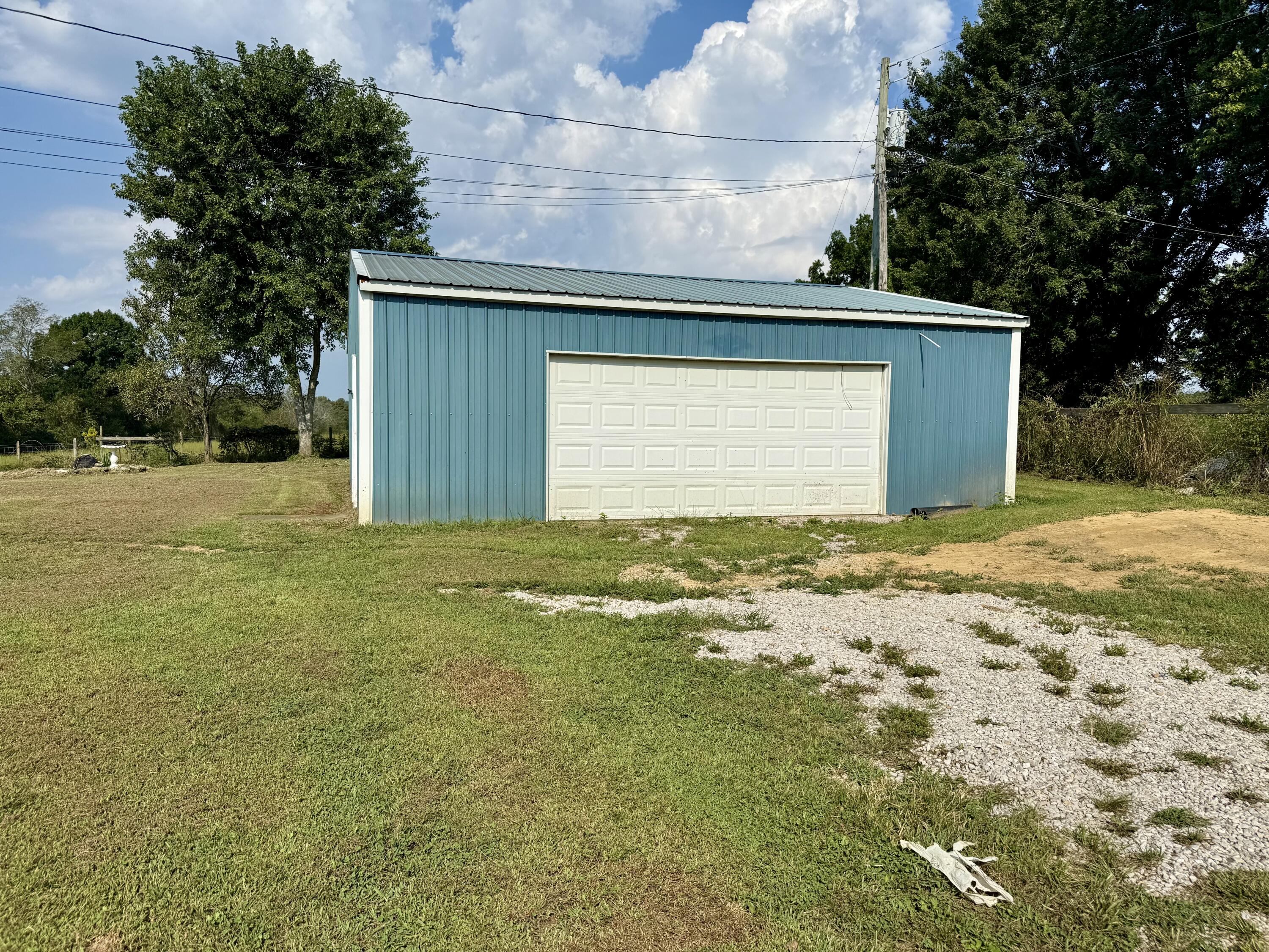 1749 Hart Pike Property Photo 4