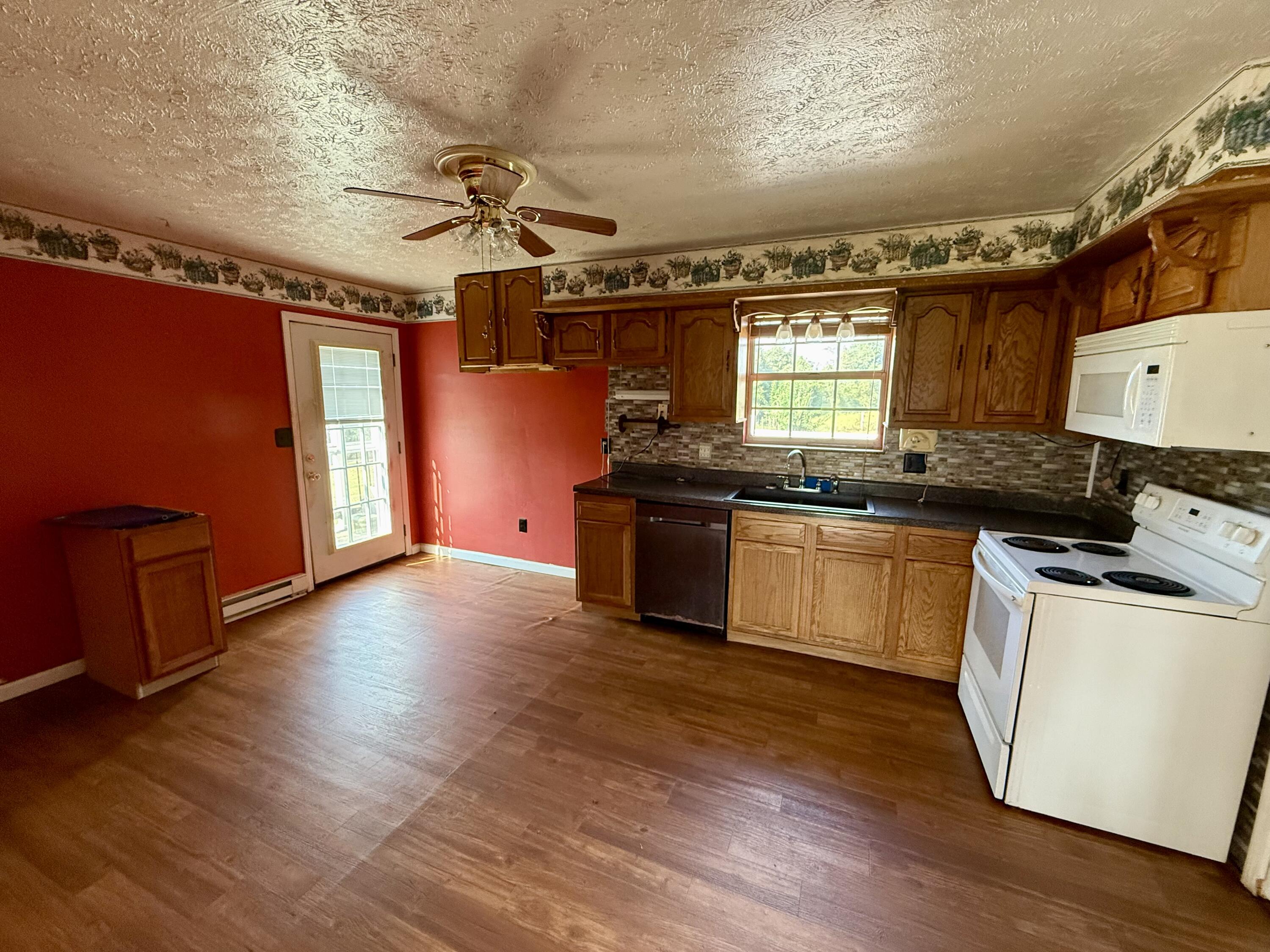 1749 Hart Pike Property Photo 8