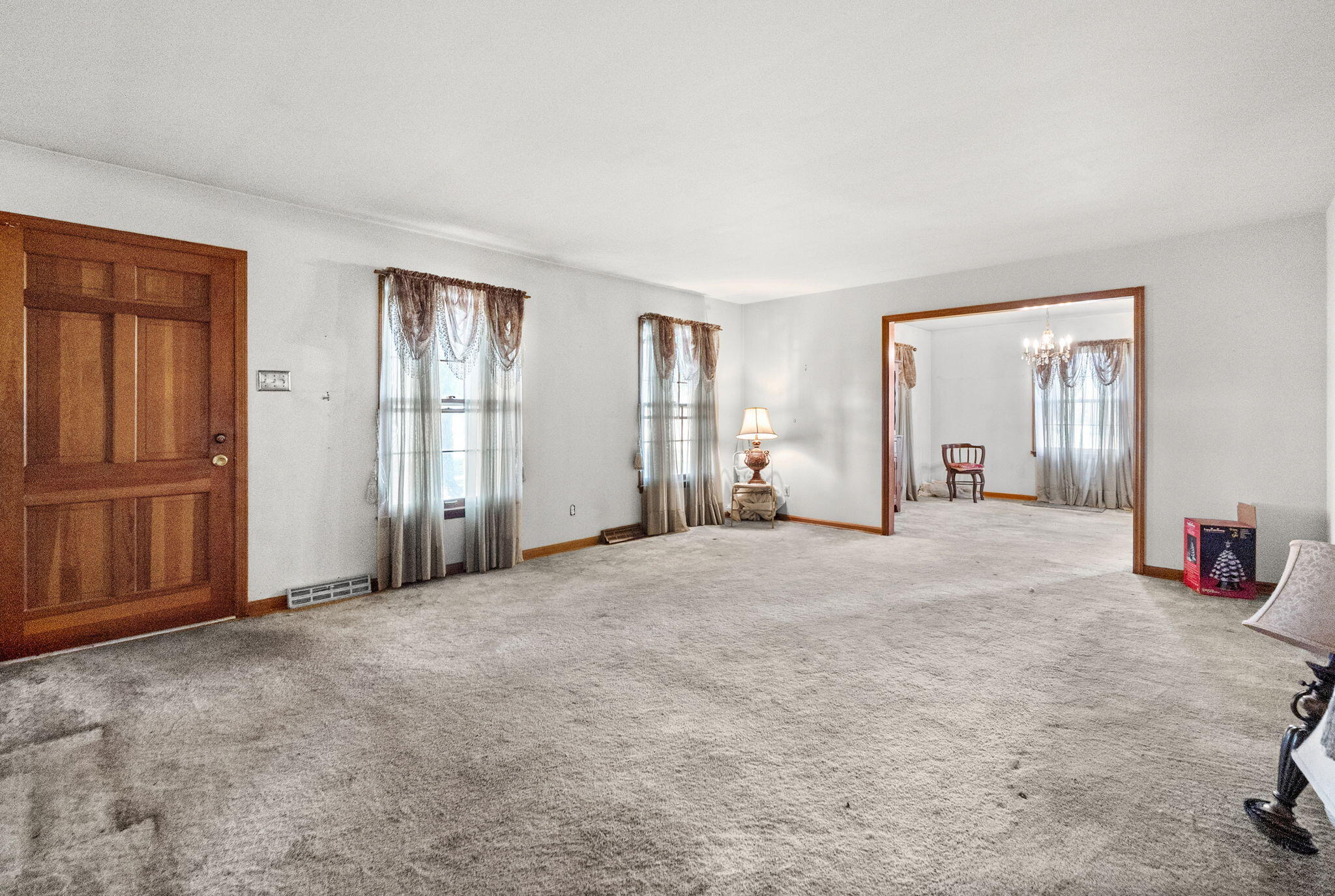5525 Glass Lane Property Photo 8