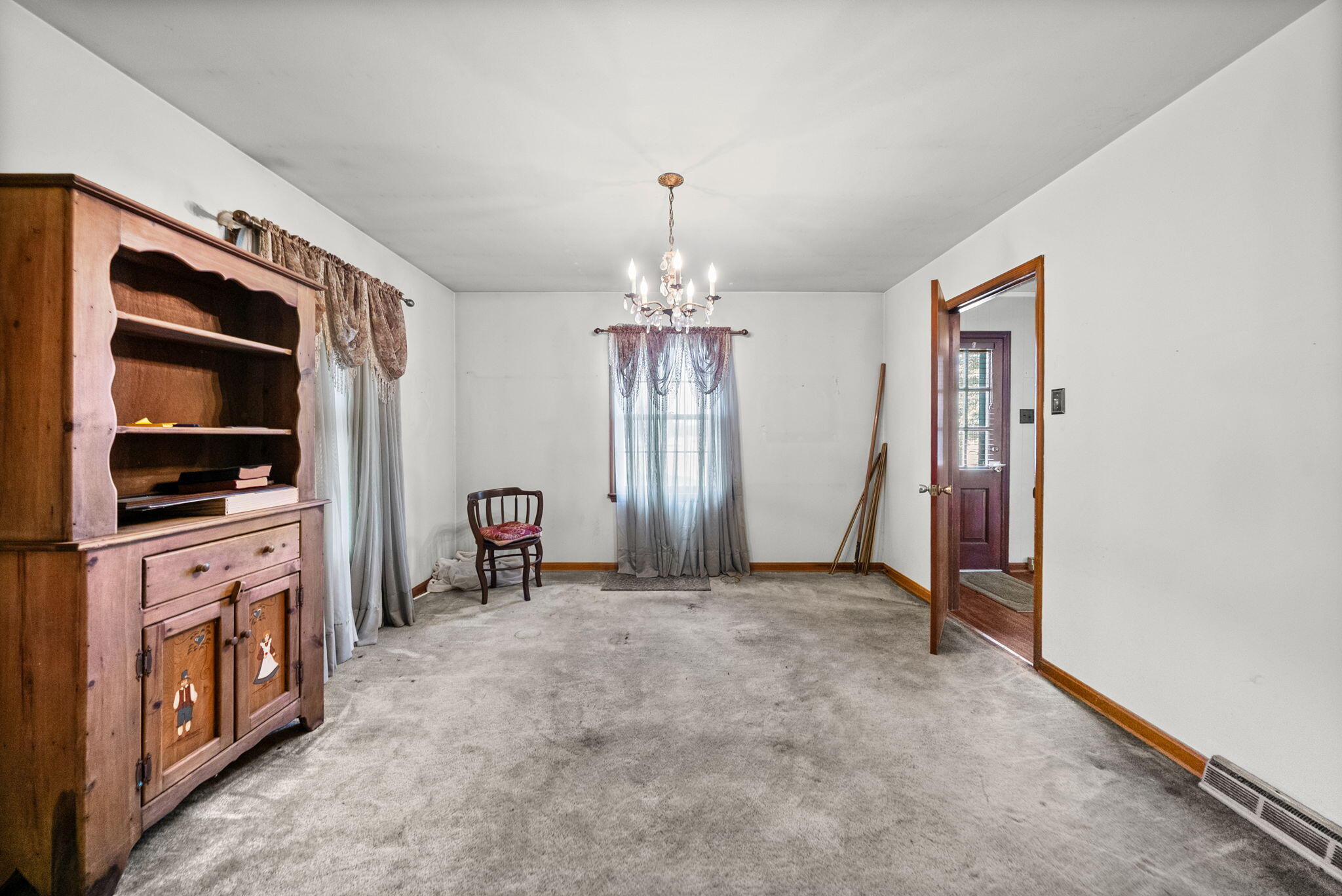 5525 Glass Lane Property Photo 10