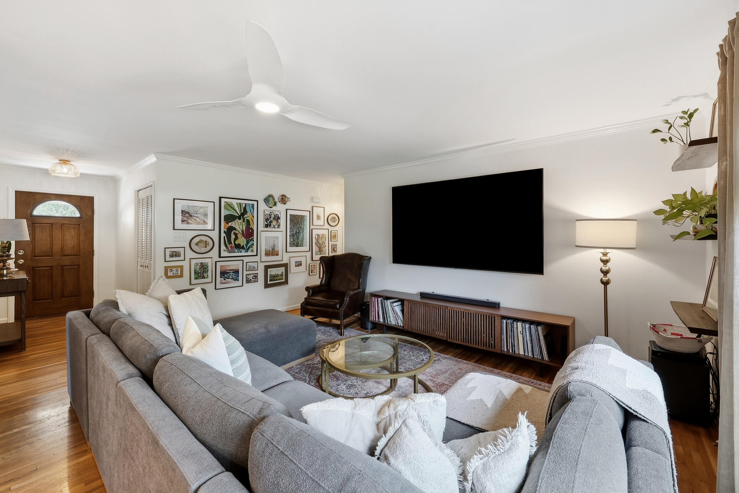 209 Melbourne Way Property Photo 3