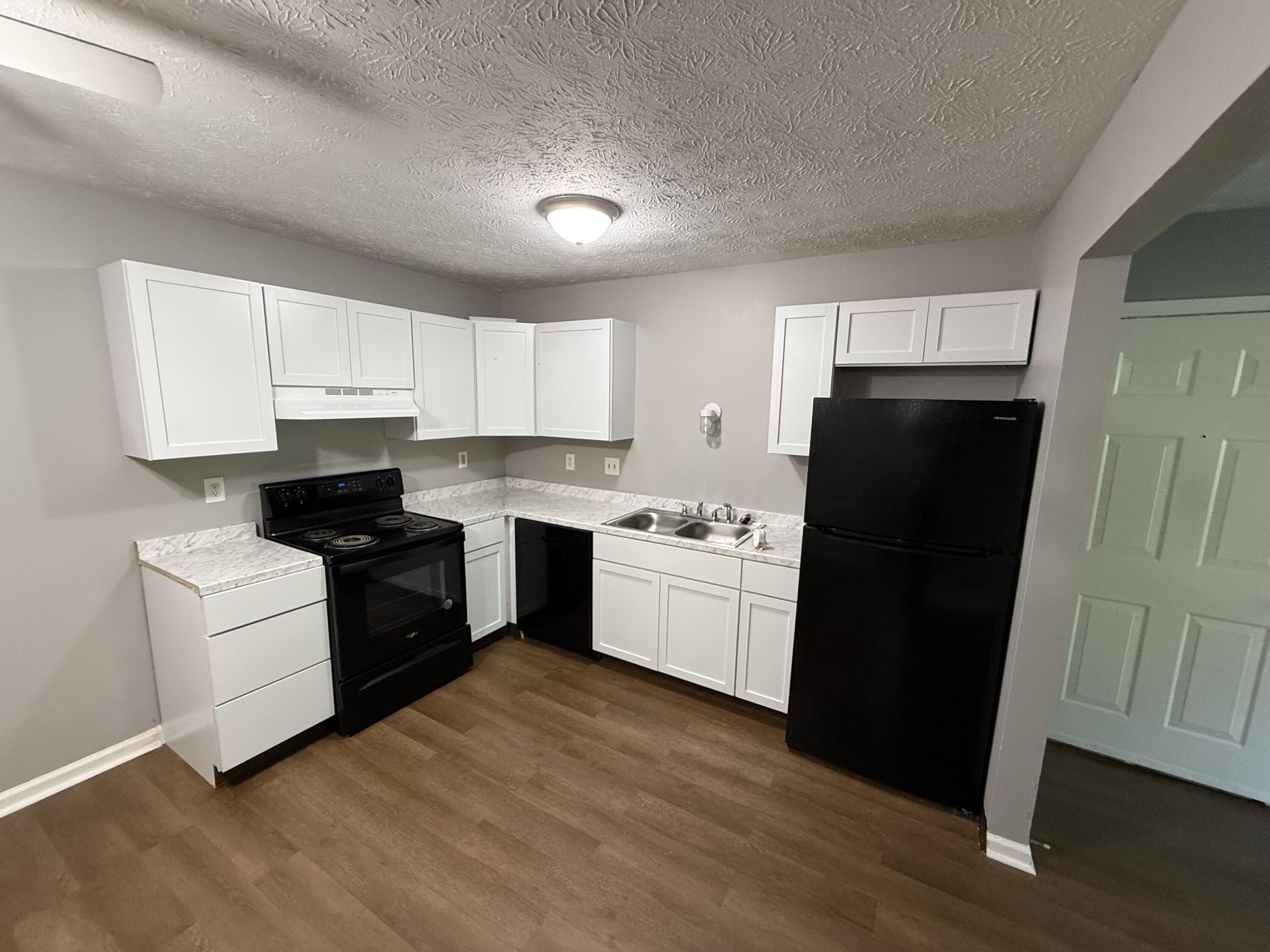 121 N Brand St 14 Property Photo 5