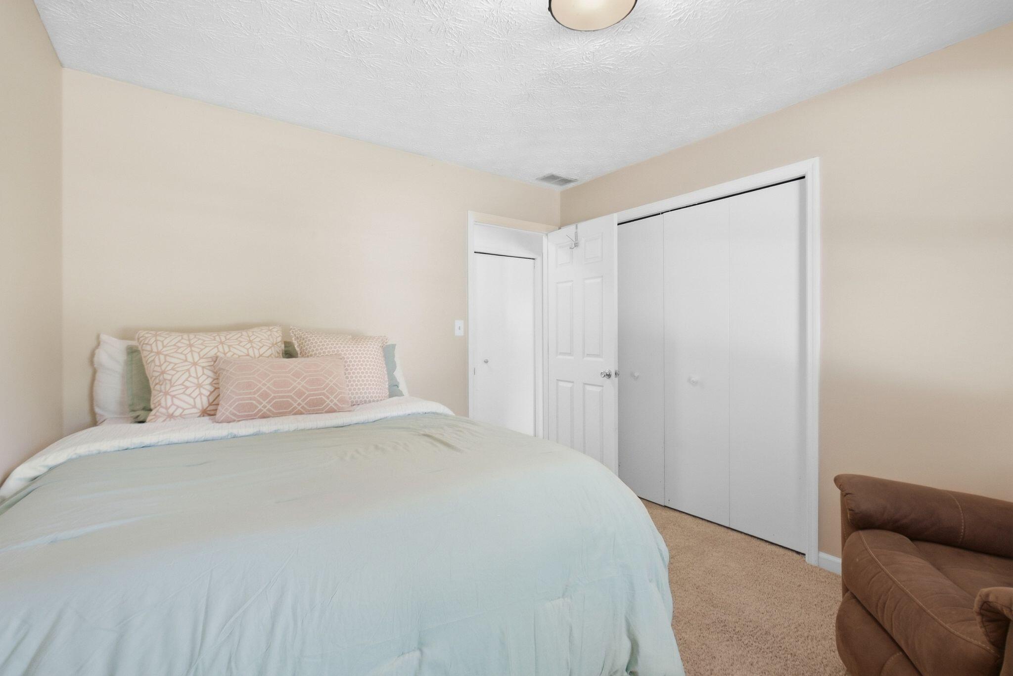952 Gregory Way Property Photo 14