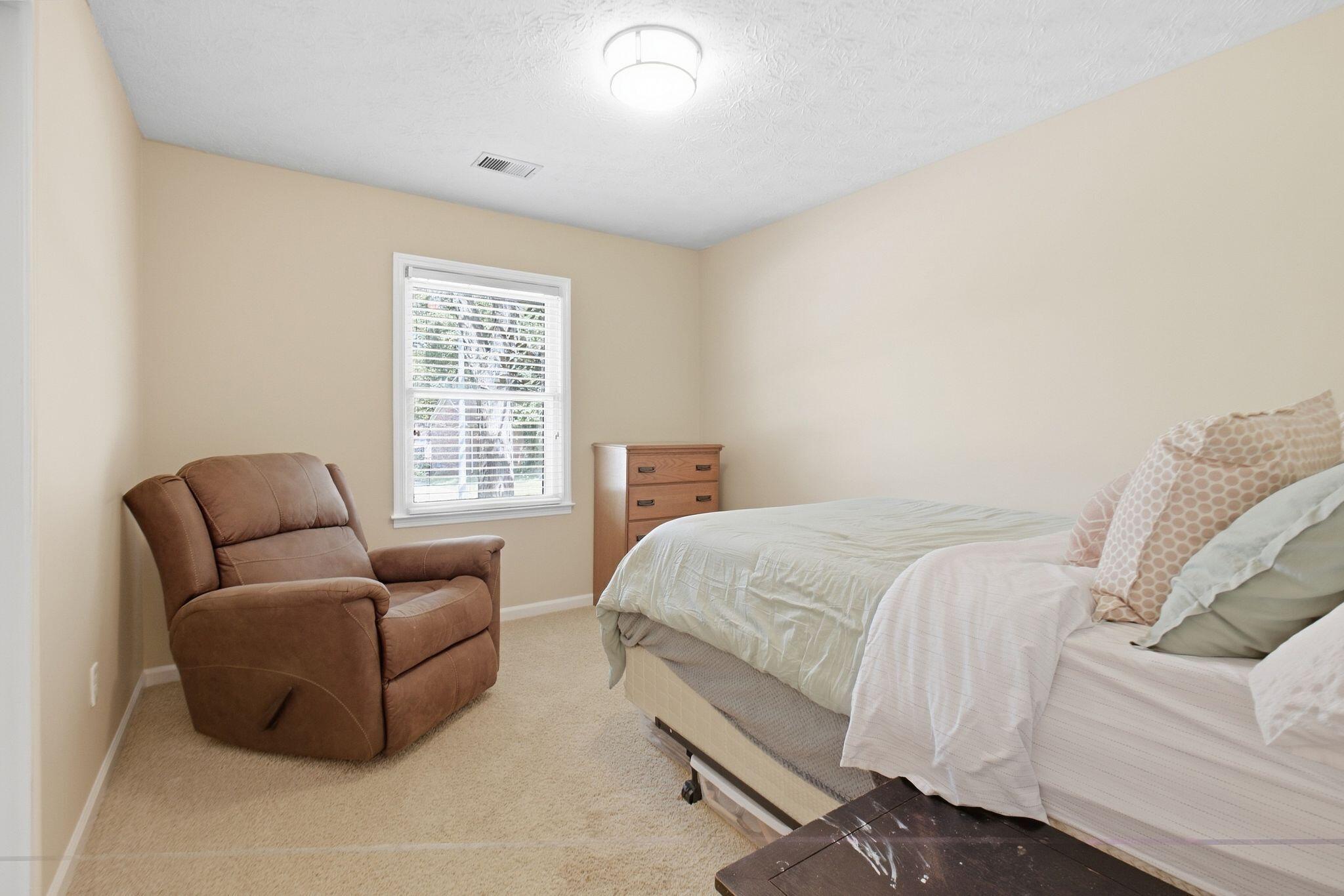 952 Gregory Way Property Photo 15
