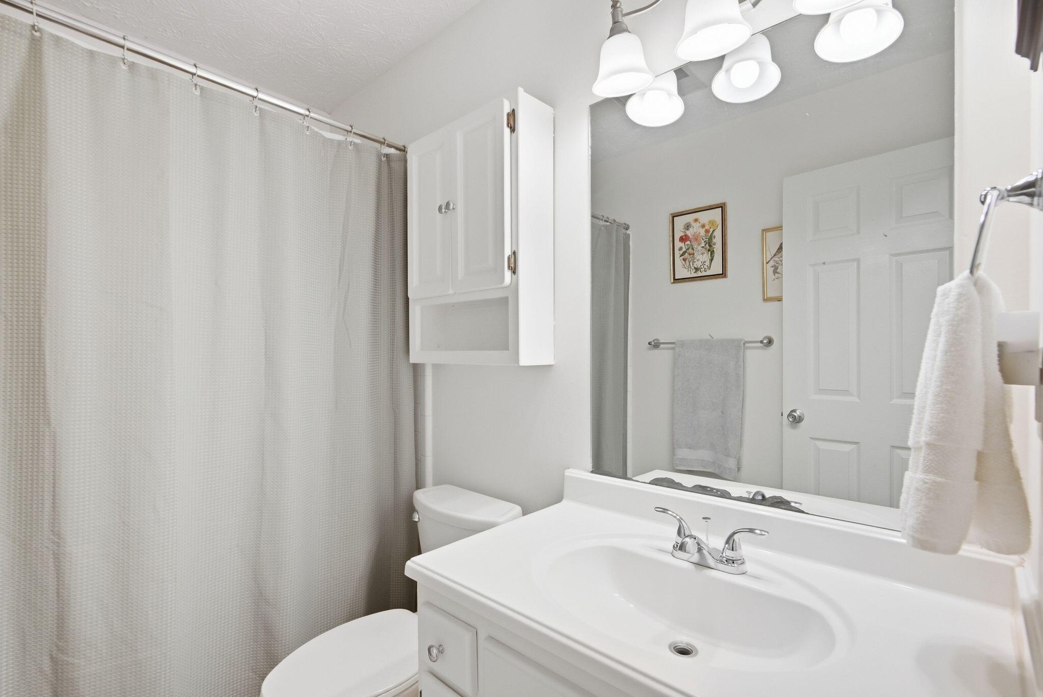 952 Gregory Way Property Photo 16