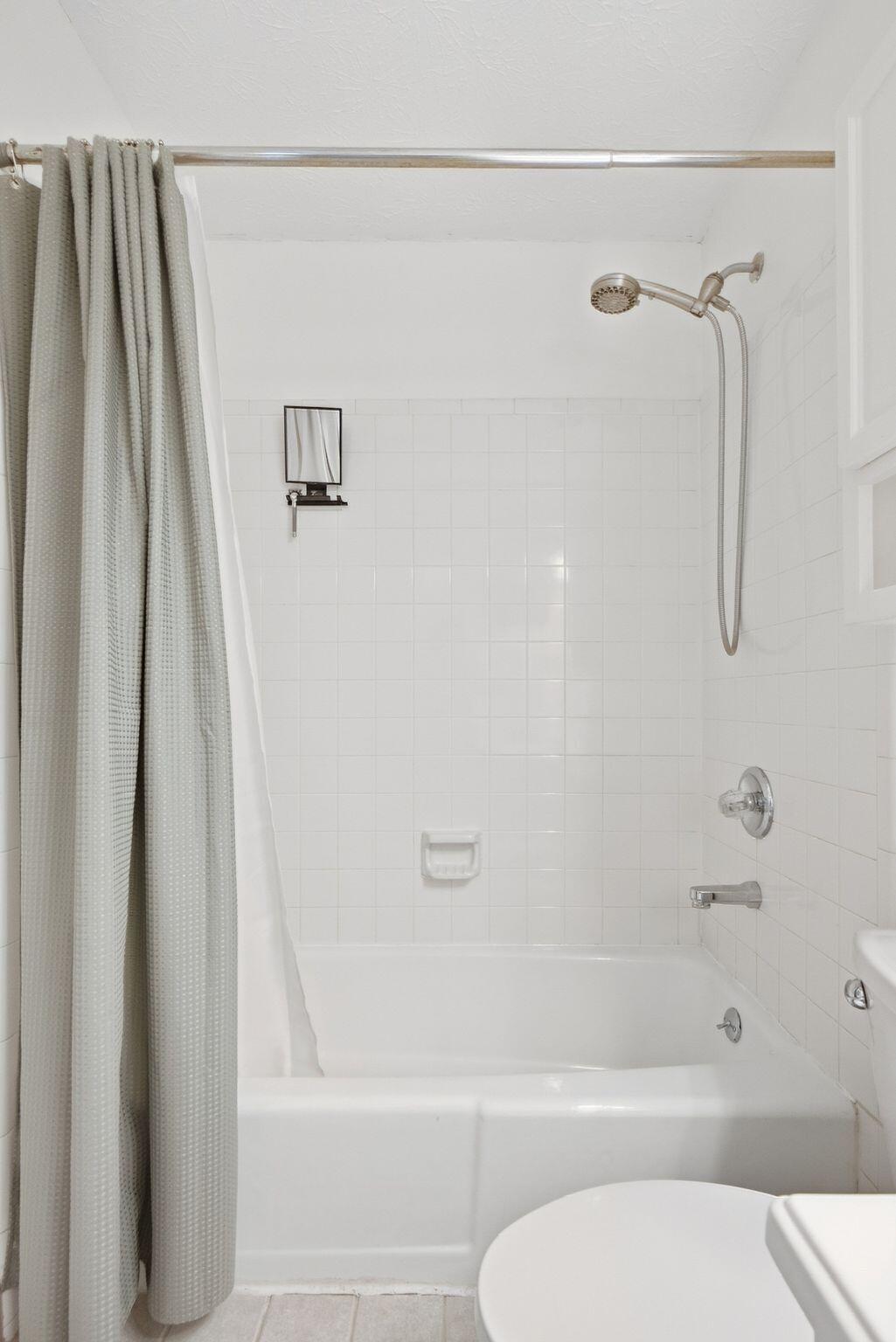 952 Gregory Way Property Photo 17