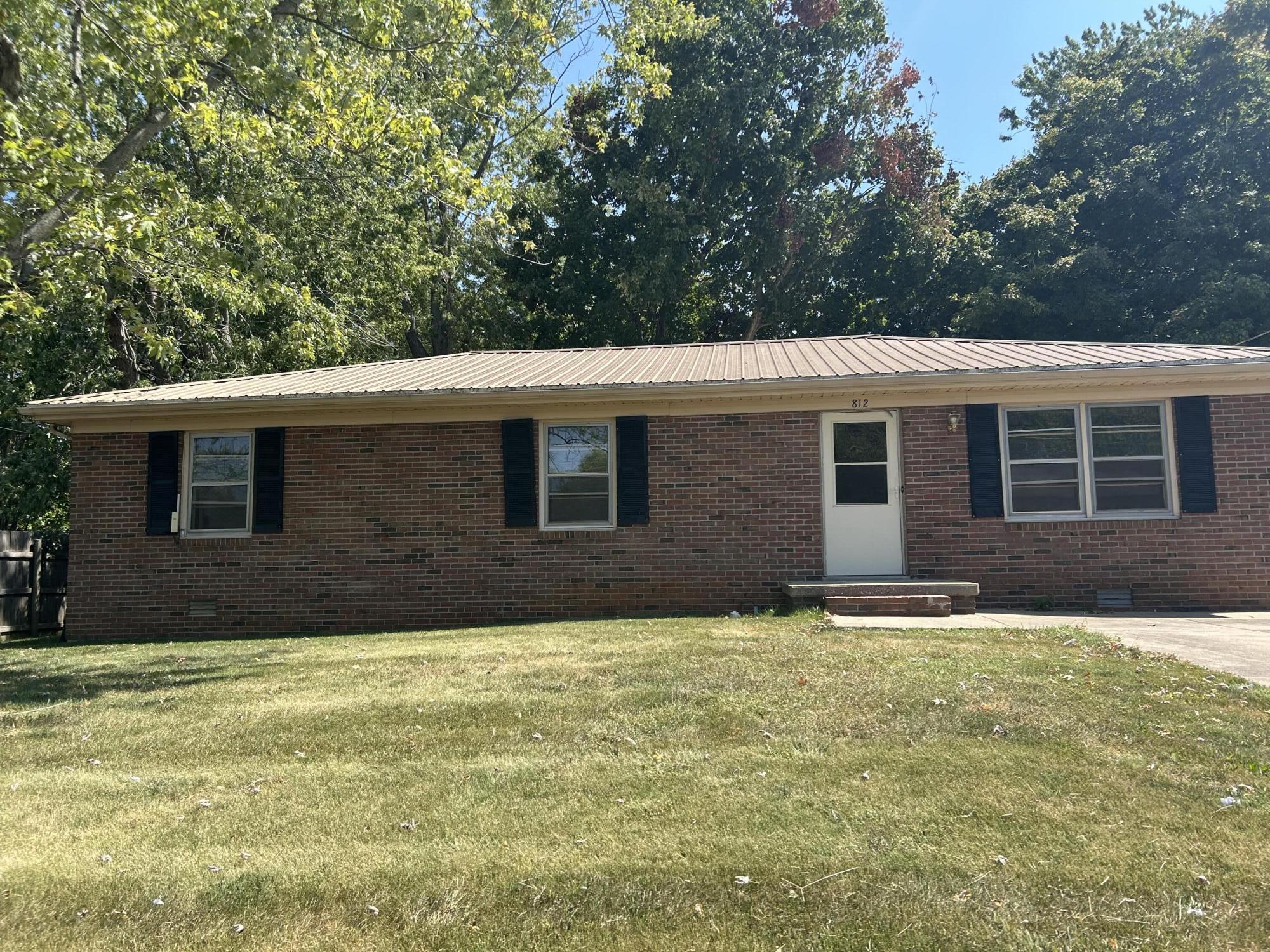 812 Springmont Drive Property Photo 1
