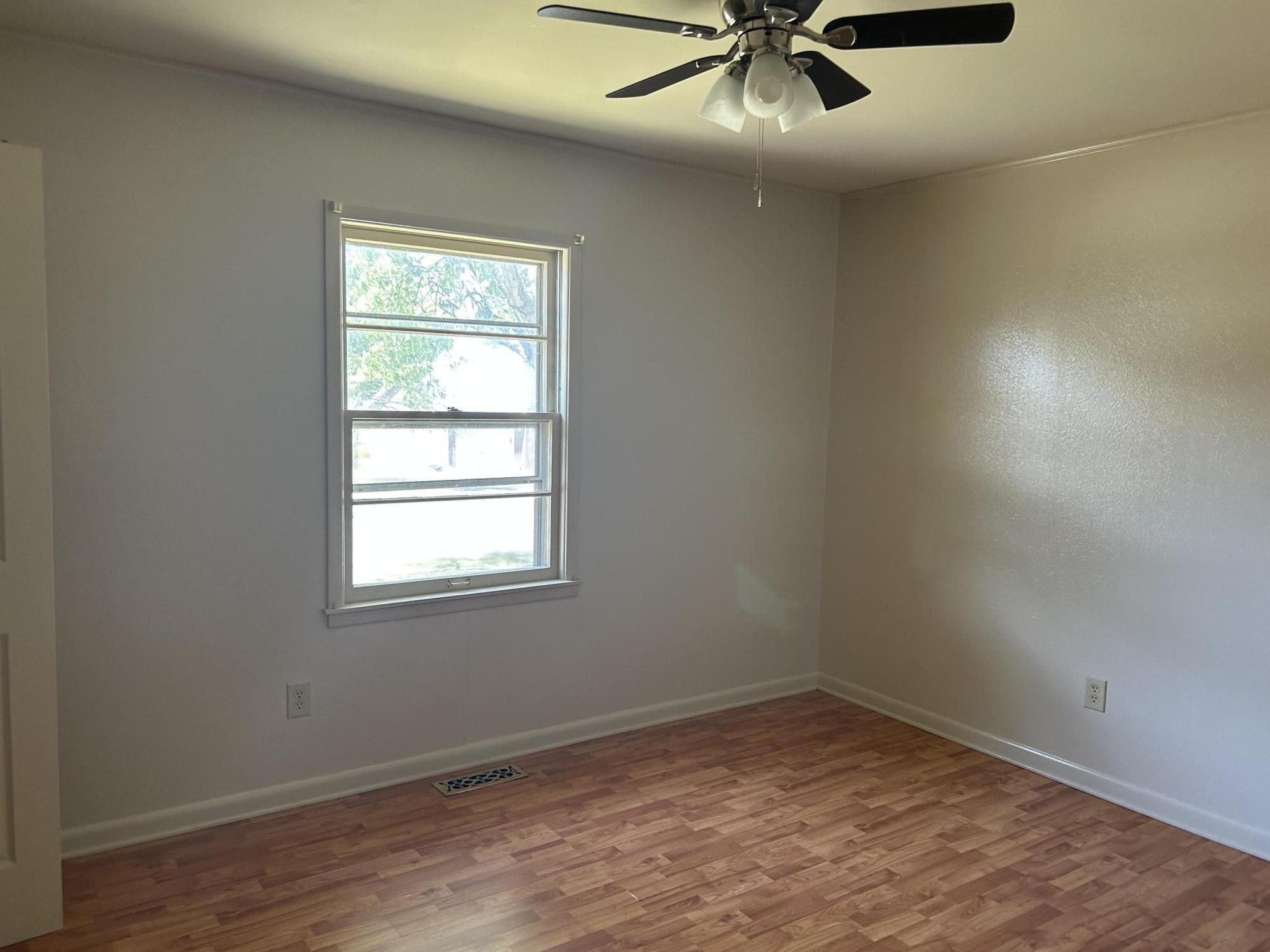 812 Springmont Drive Property Photo 6