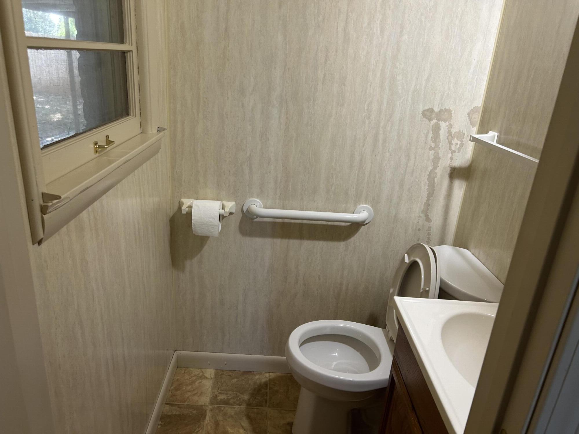 812 Springmont Drive Property Photo 7