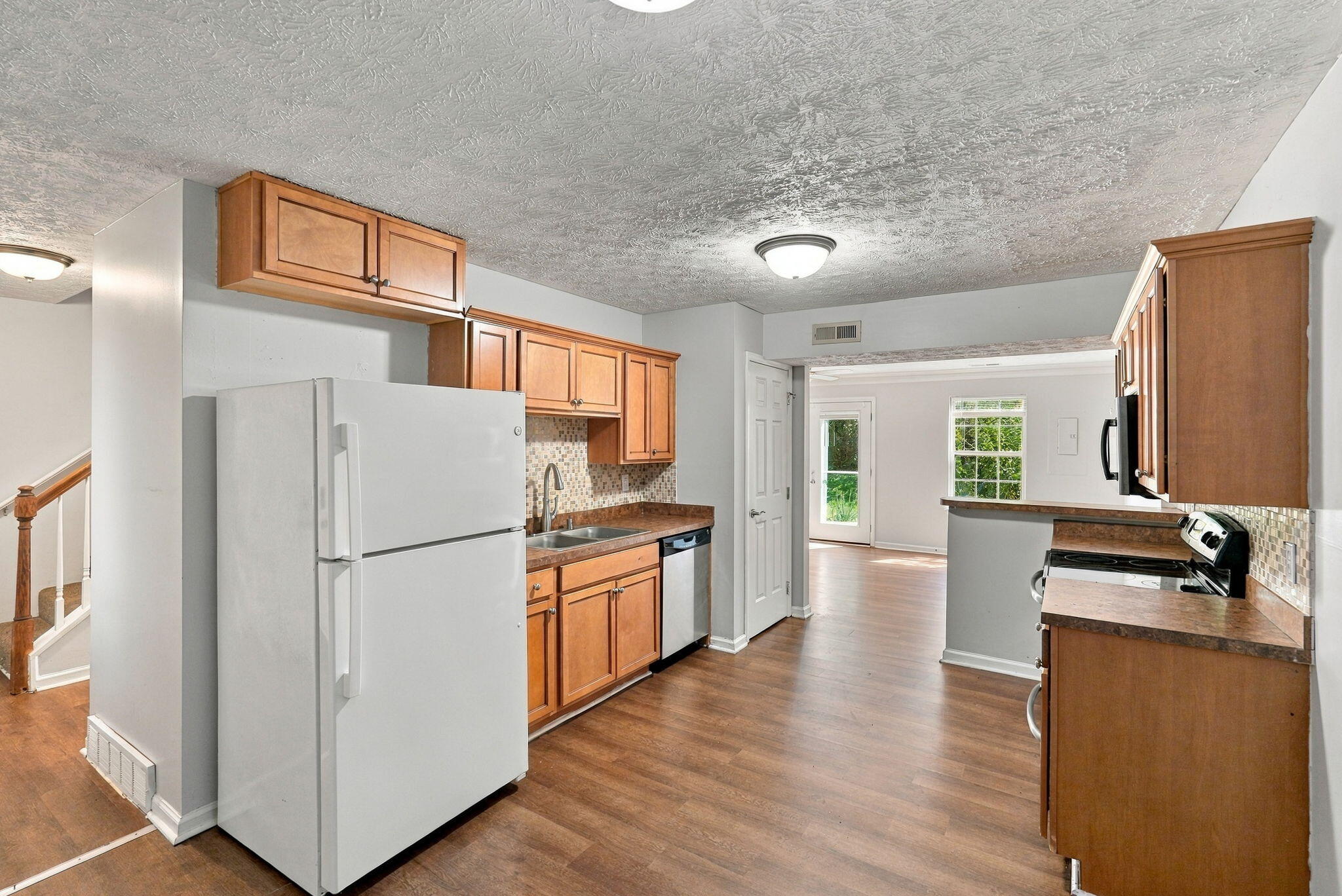 125 Crosskey Road Property Photo 6