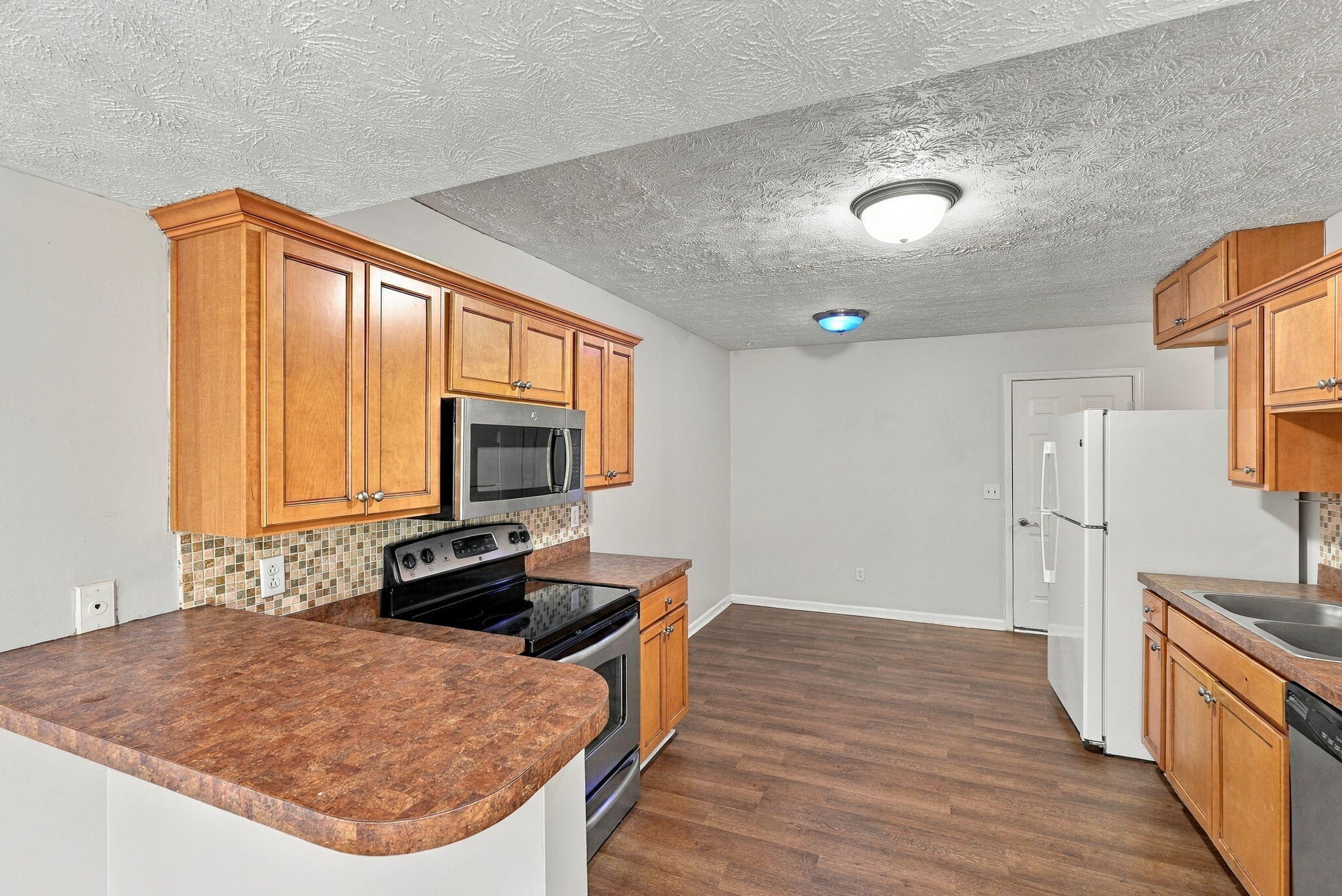 125 Crosskey Road Property Photo 11