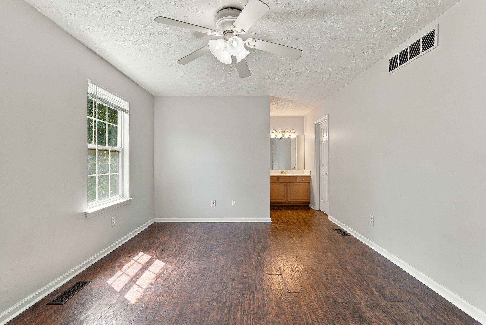 125 Crosskey Road Property Photo 20