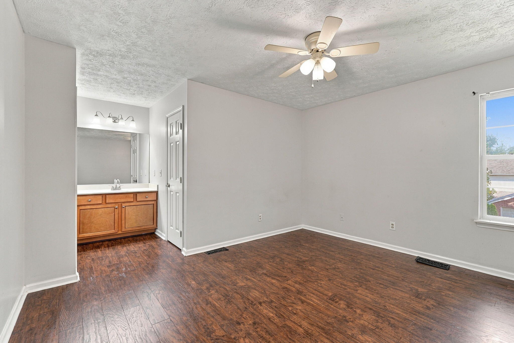 125 Crosskey Road Property Photo 26