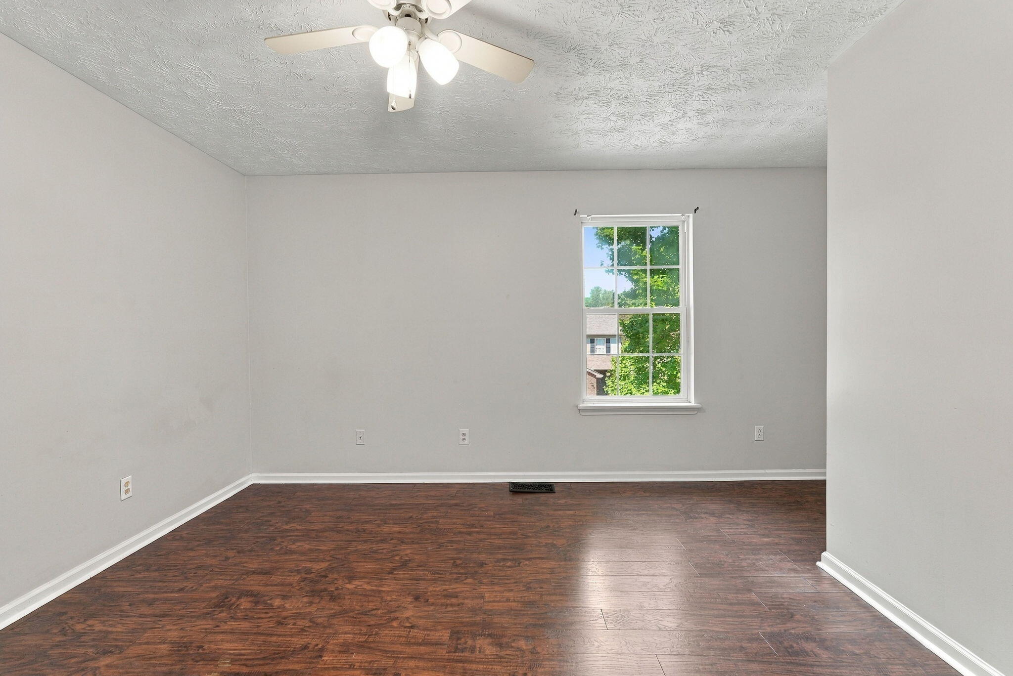 125 Crosskey Road Property Photo 28