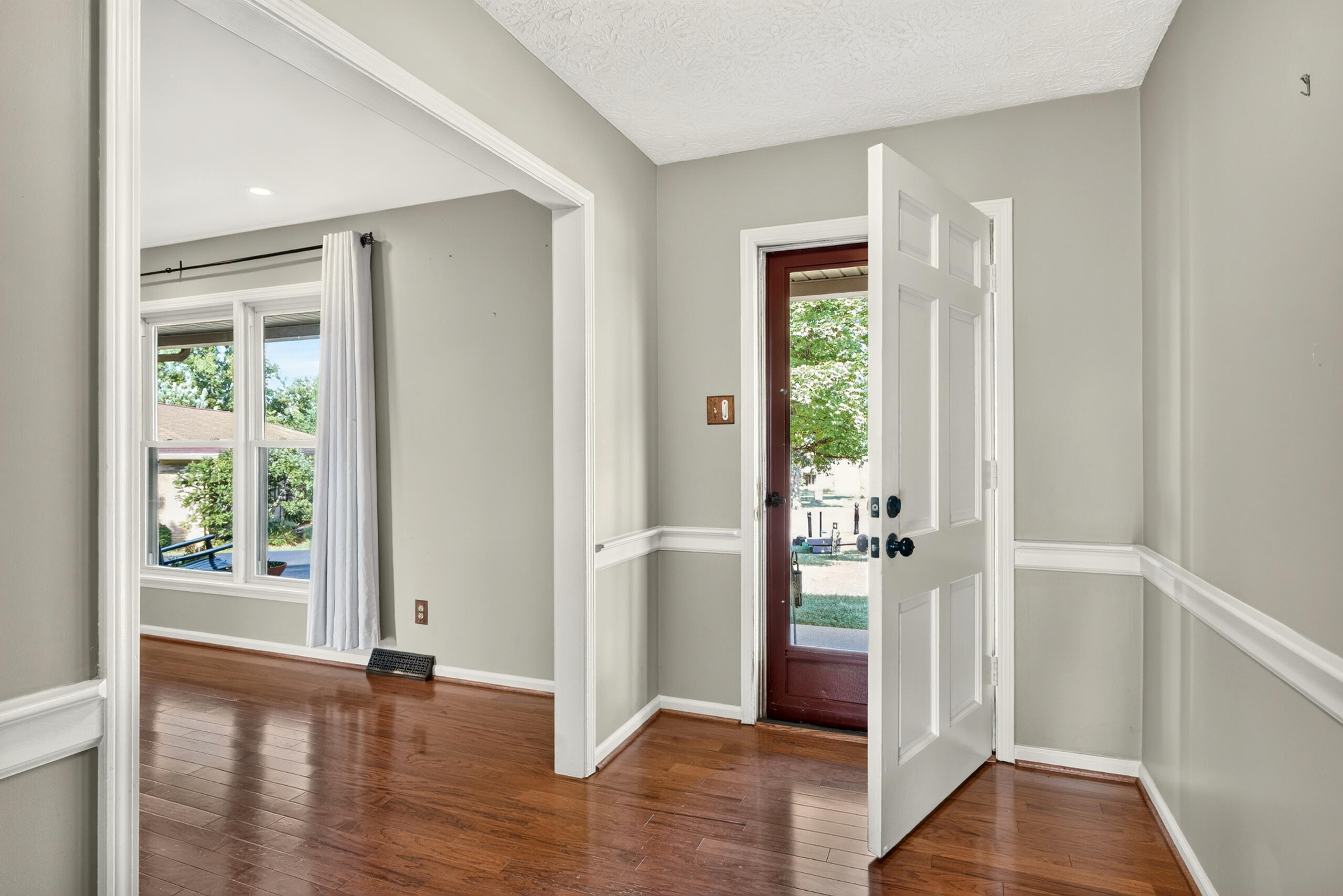 2120 Paige Court Property Photo 4