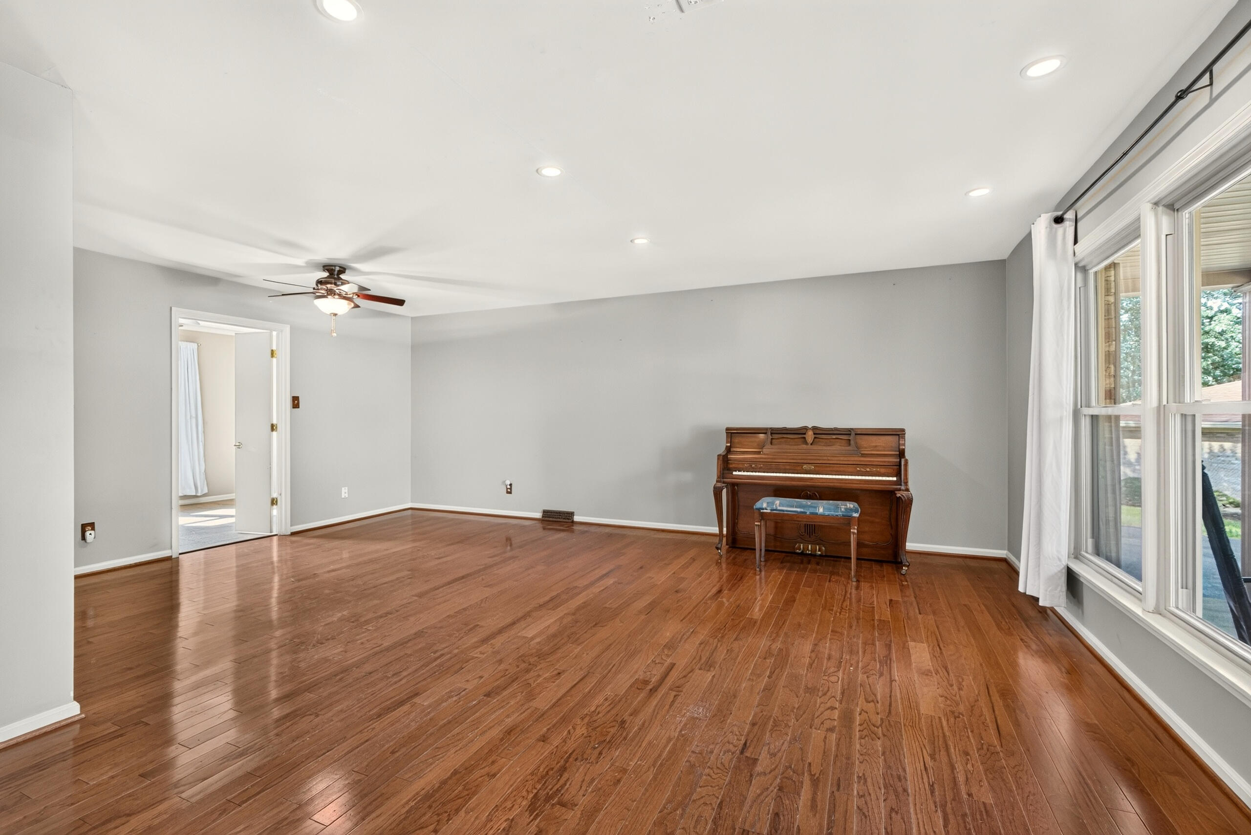 2120 Paige Court Property Photo 7