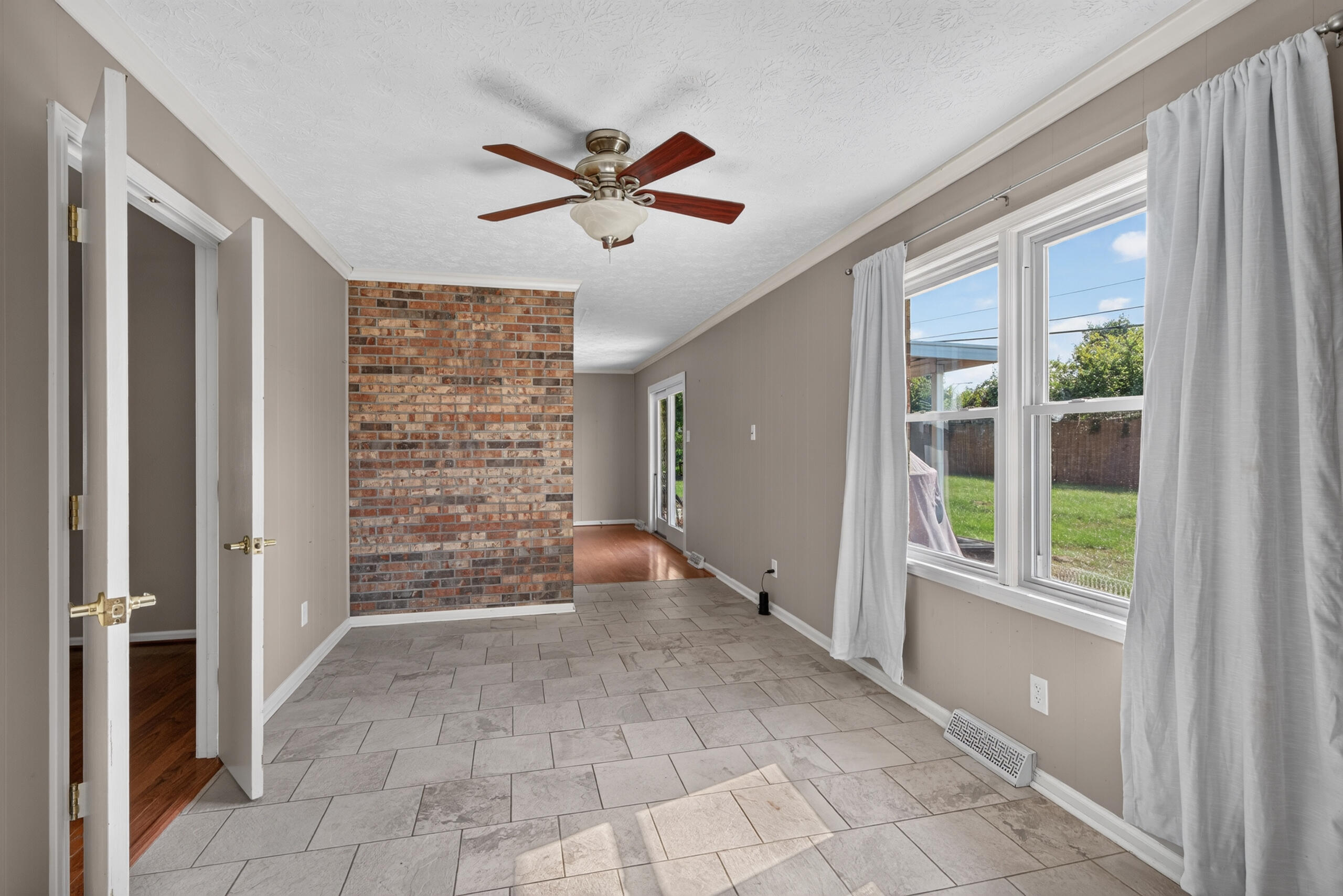 2120 Paige Court Property Photo 11
