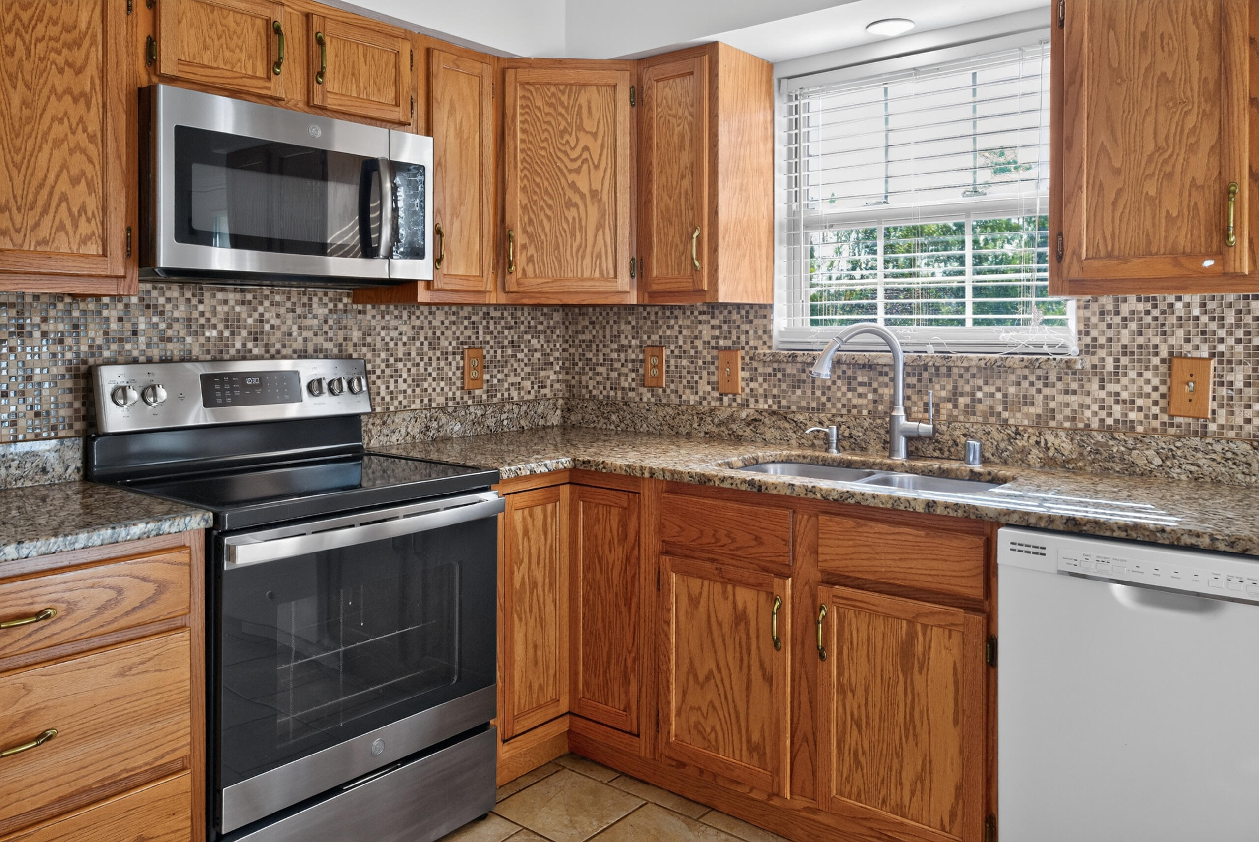 3253 Royal Troon Road Property Photo 12