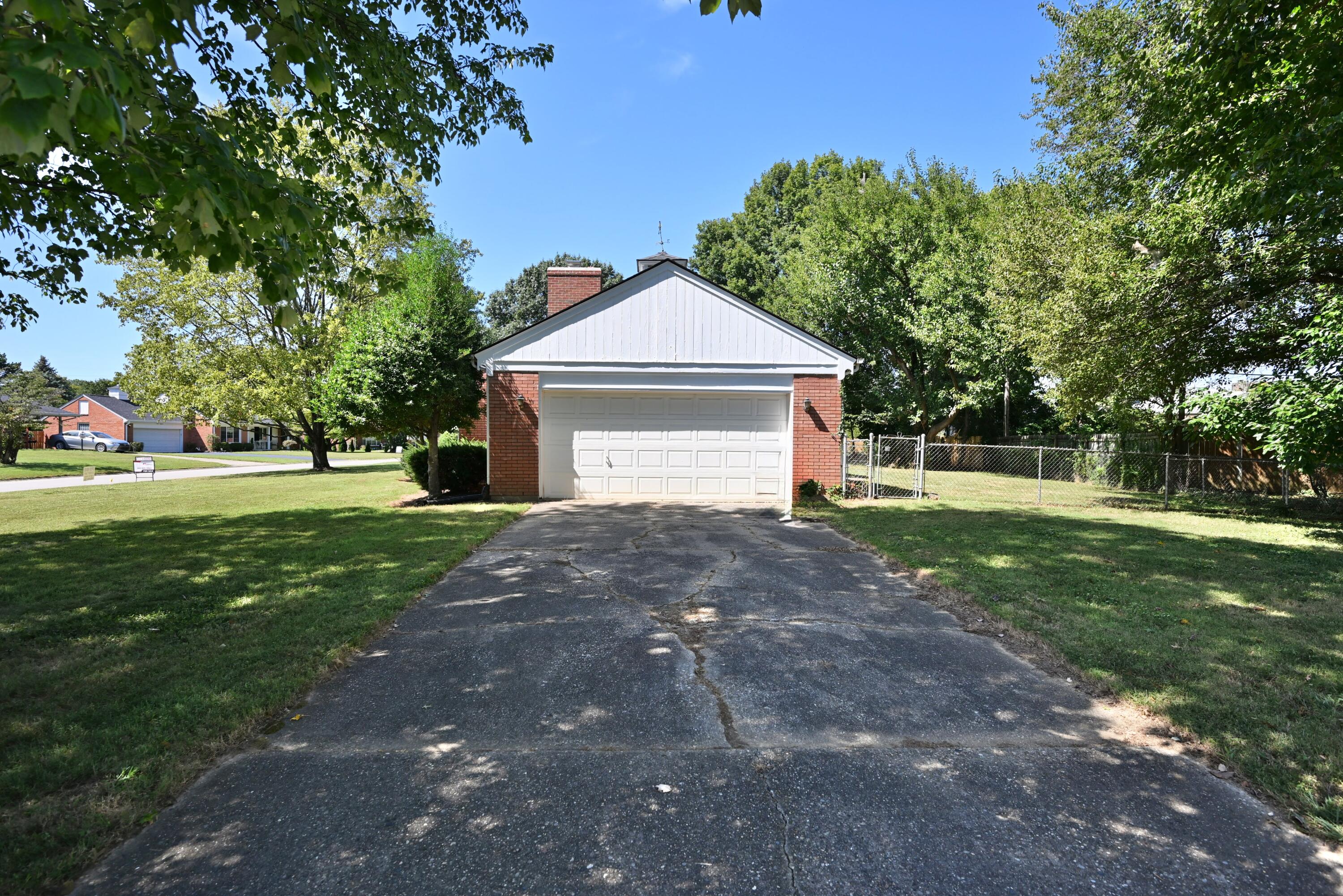 1521 Woodluck Avenue Property Photo 4