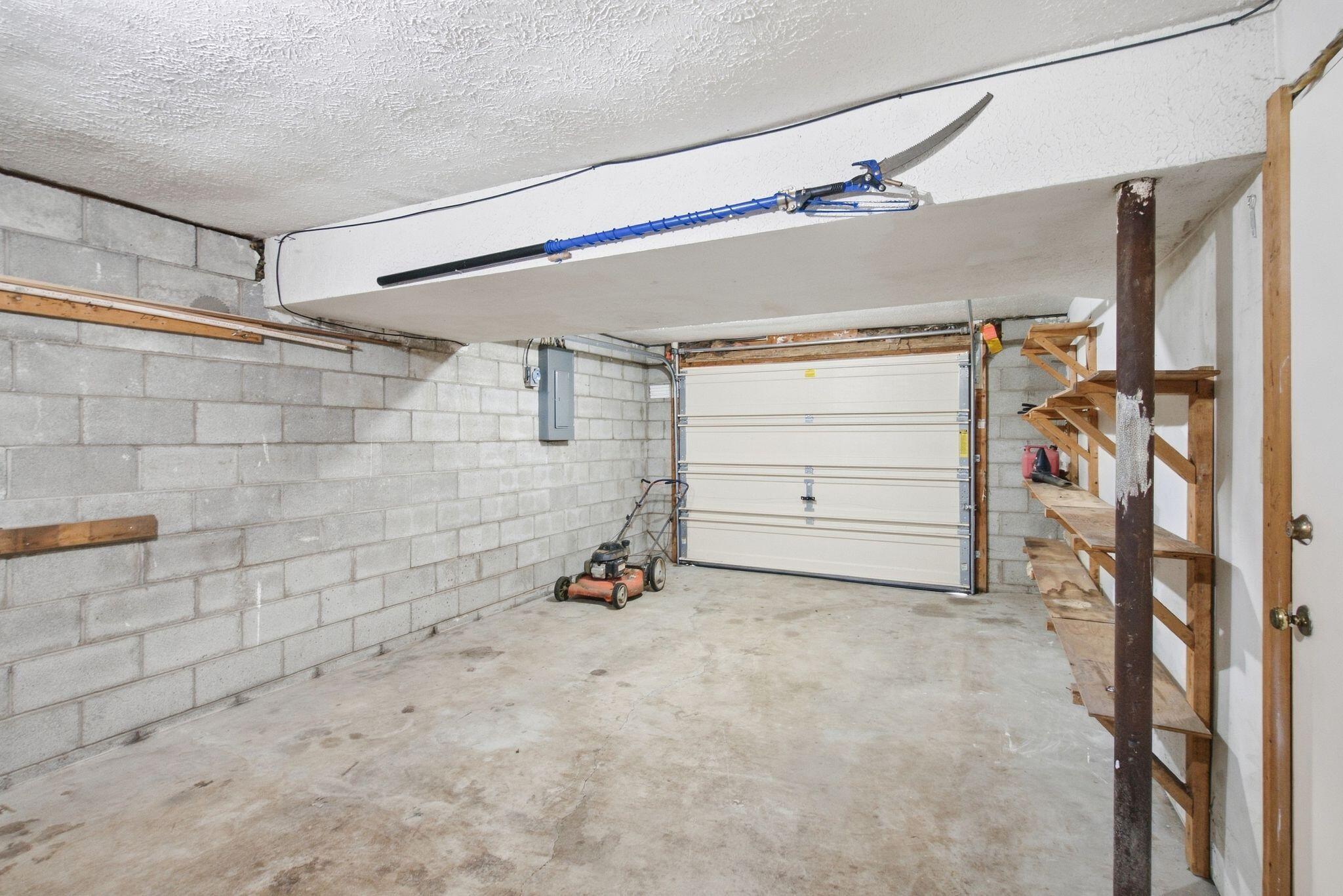 3821 Bay Meadows Court Property Photo 42