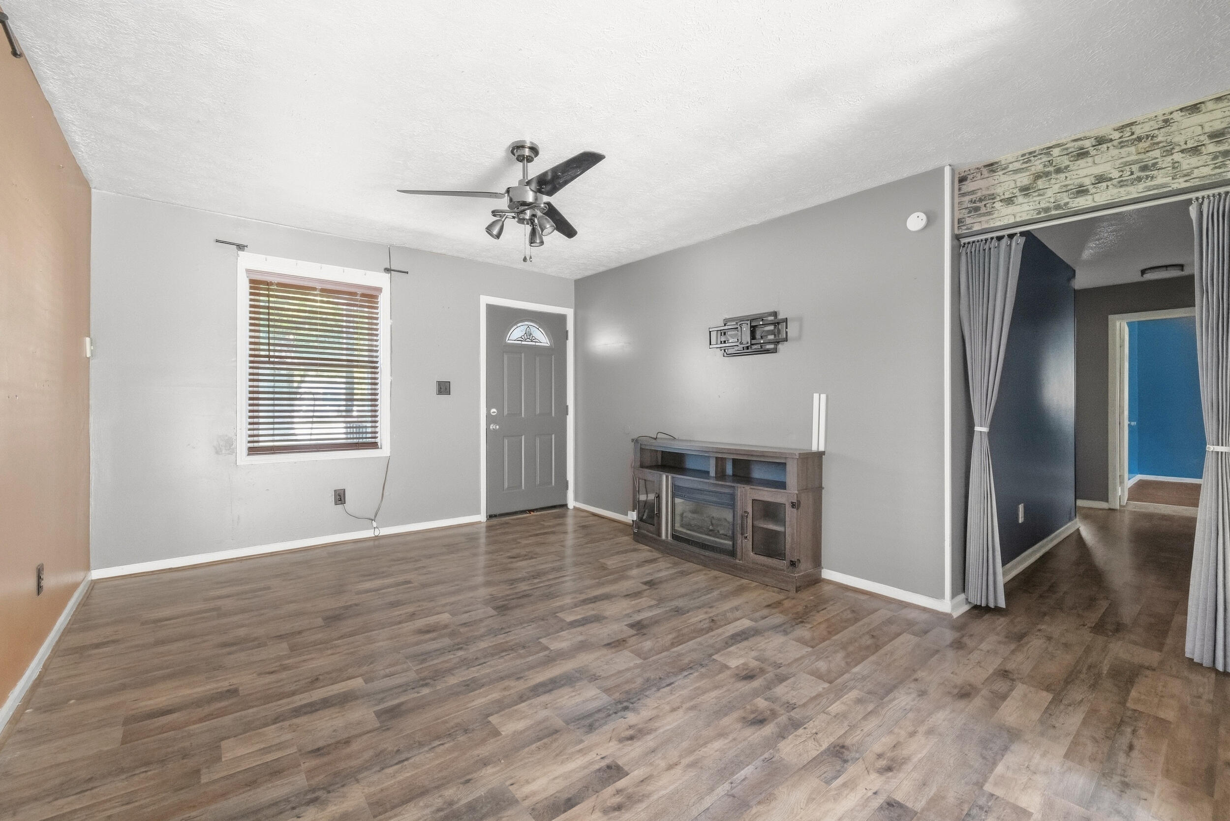 184 Airport Road Property Photo 6