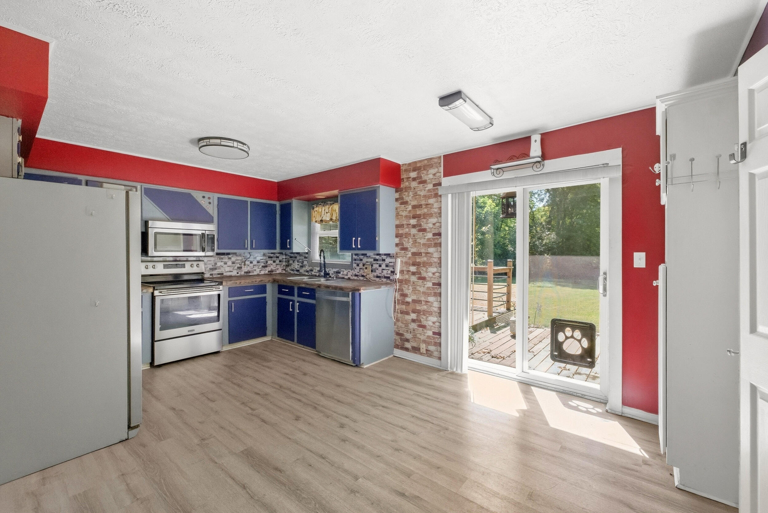 184 Airport Road Property Photo 8