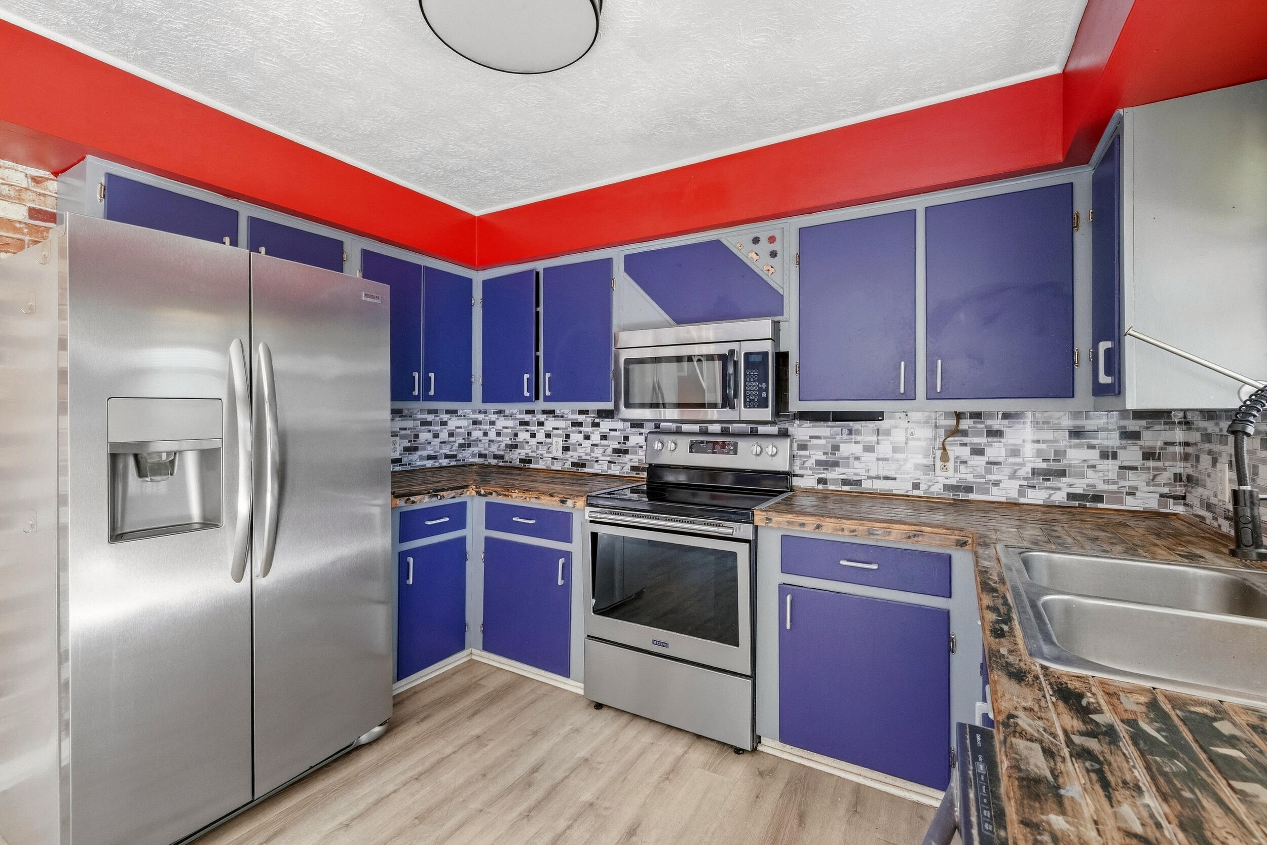 184 Airport Road Property Photo 10