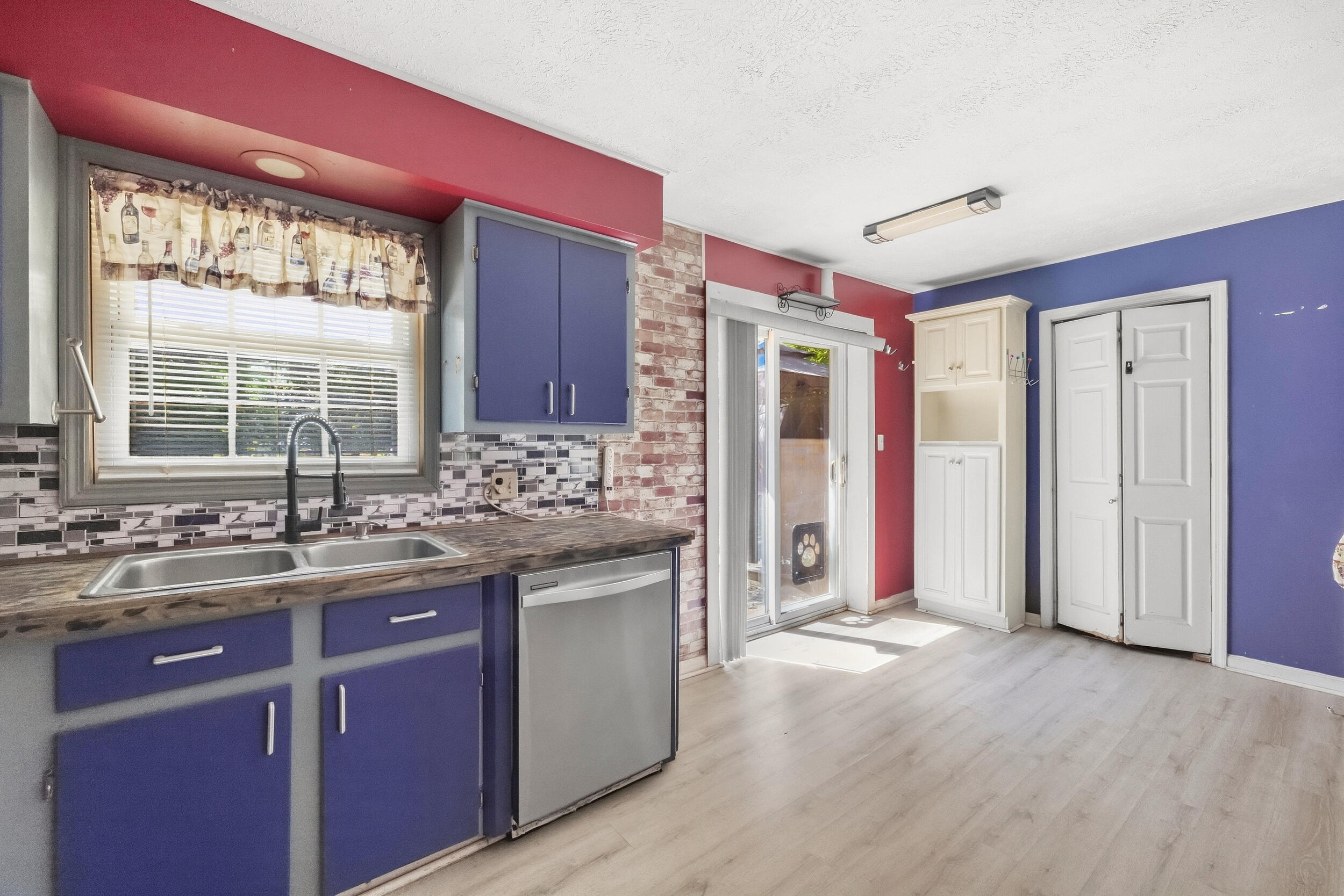 184 Airport Road Property Photo 11