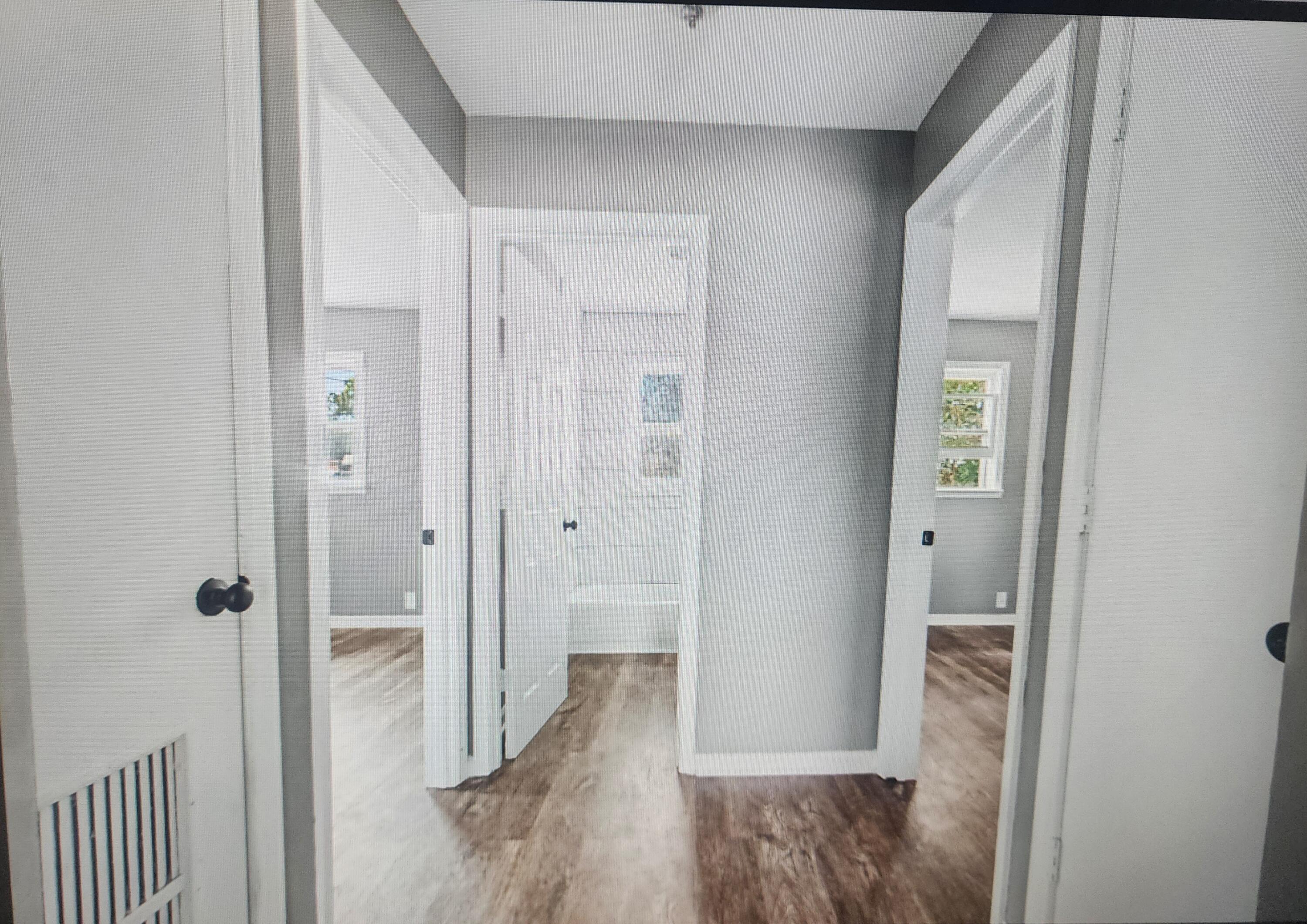 301 S Campbell Street Property Photo 3