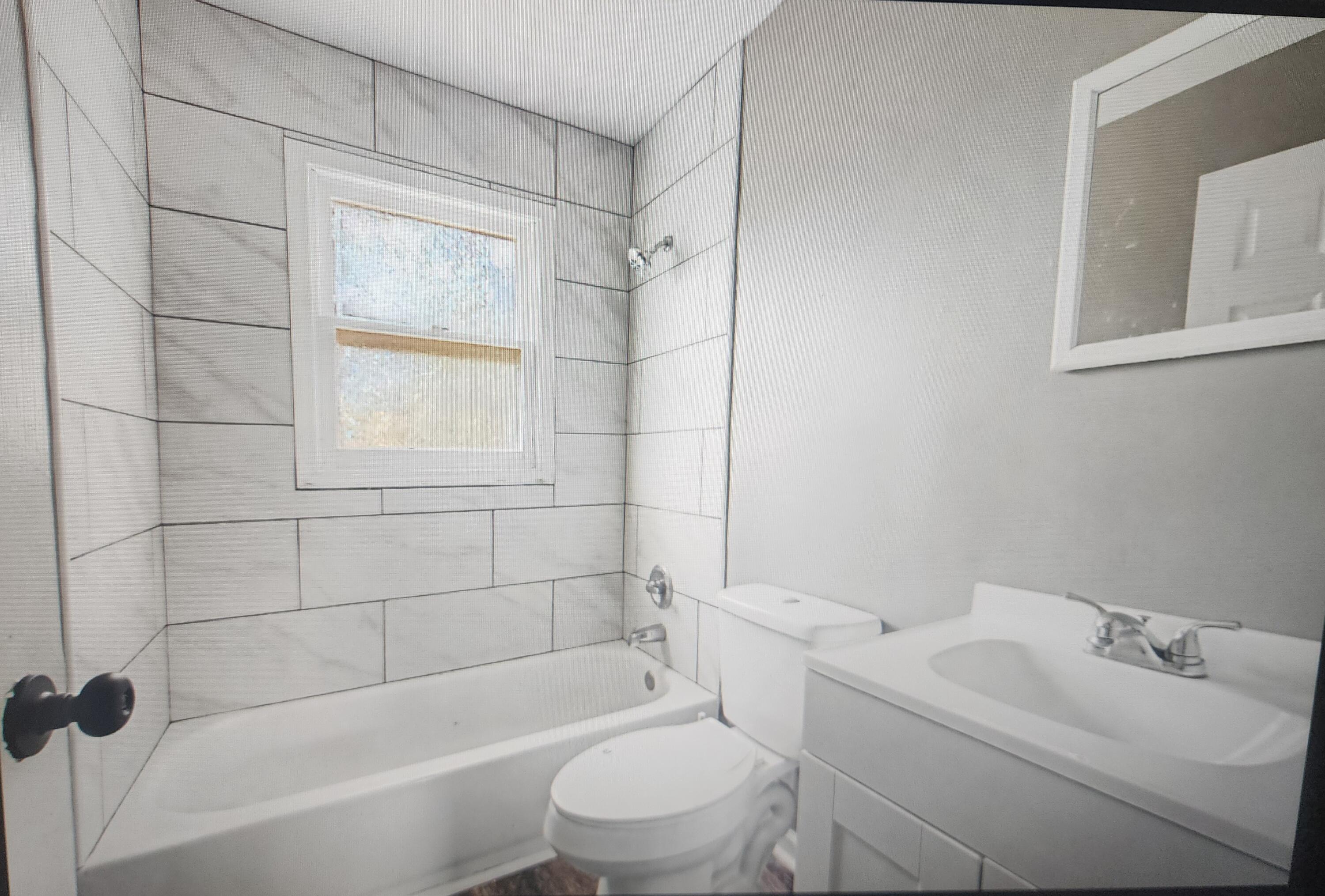 301 S Campbell Street Property Photo 4