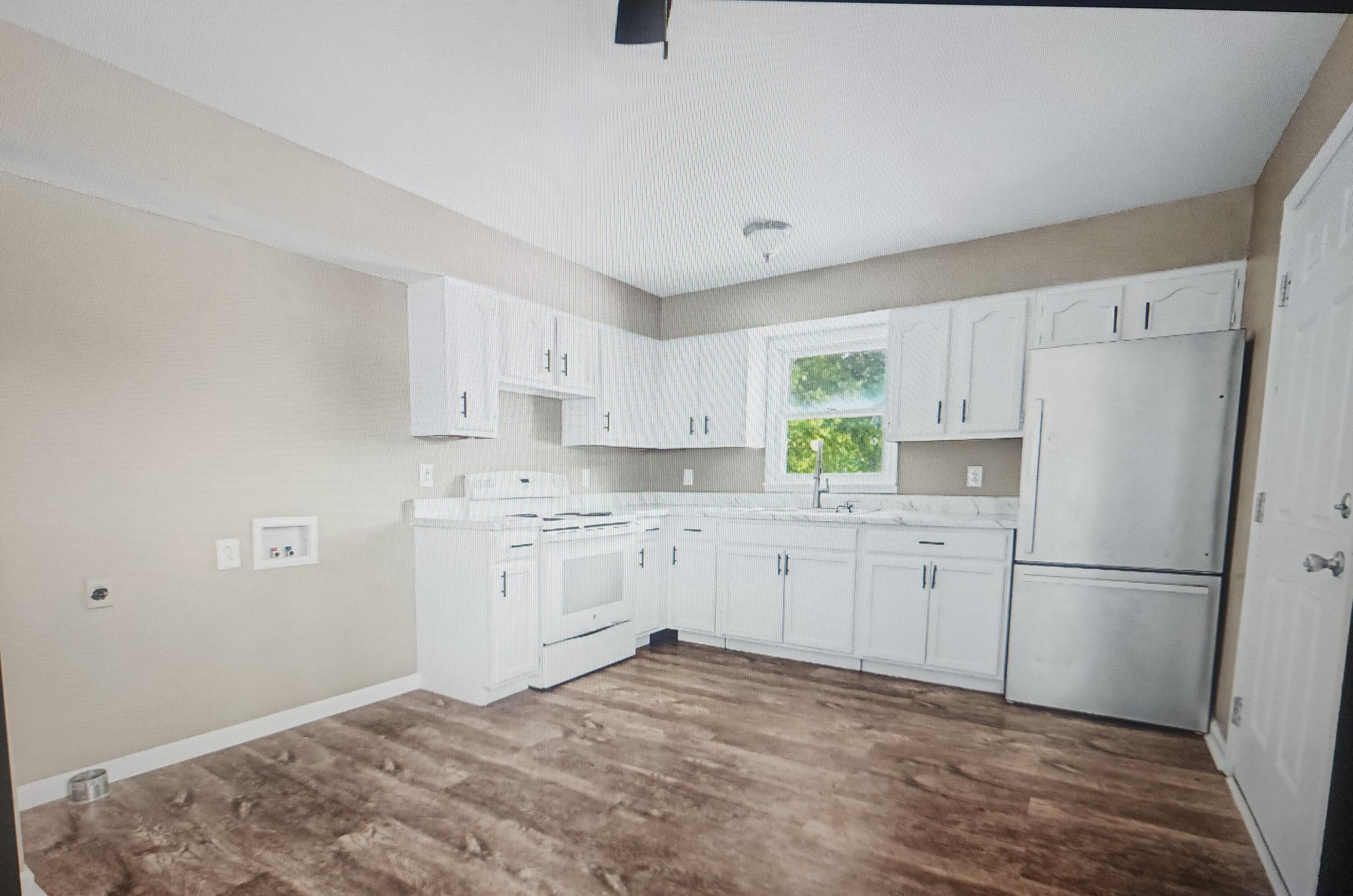 301 S Campbell Street Property Photo 5