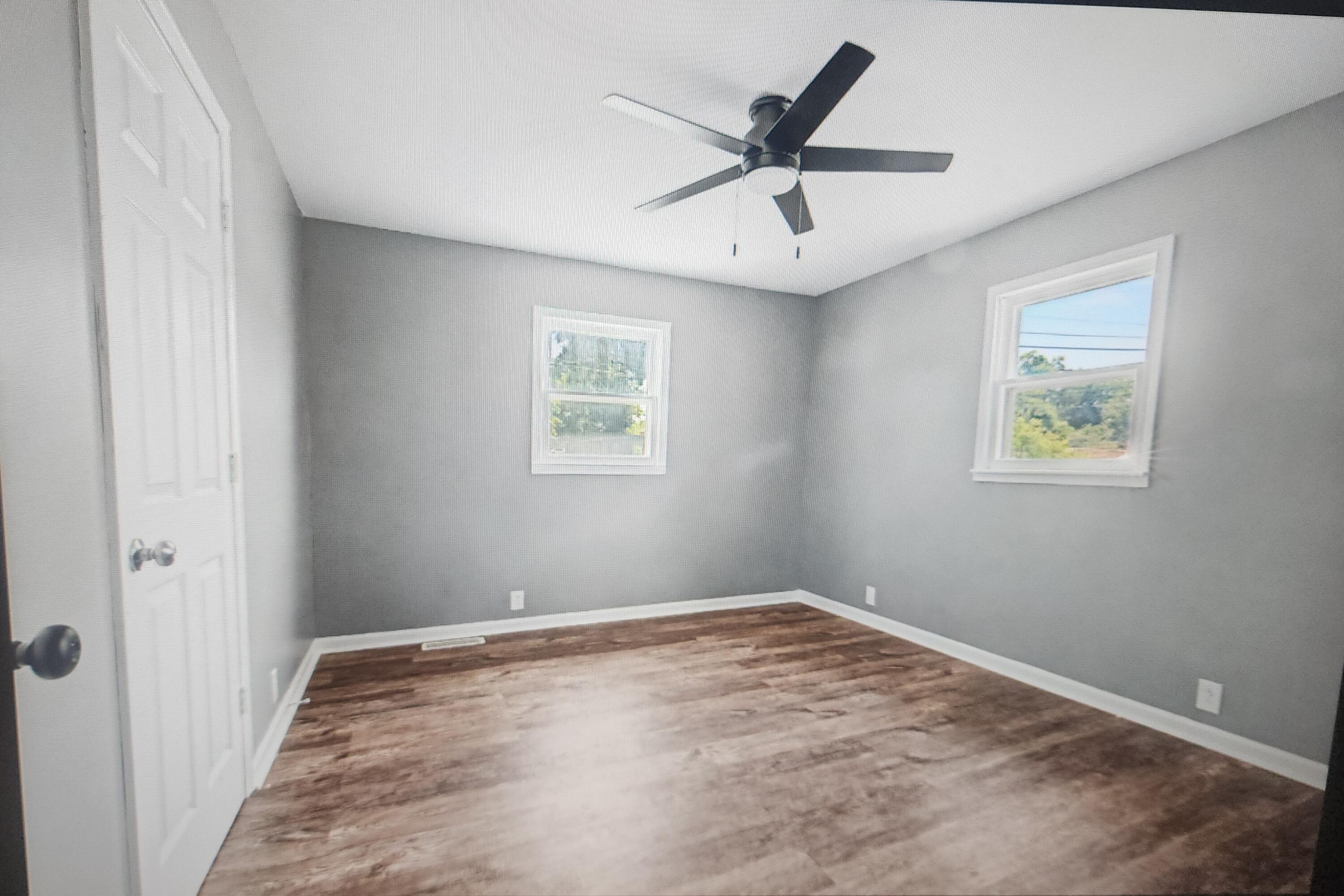 301 S Campbell Street Property Photo 8